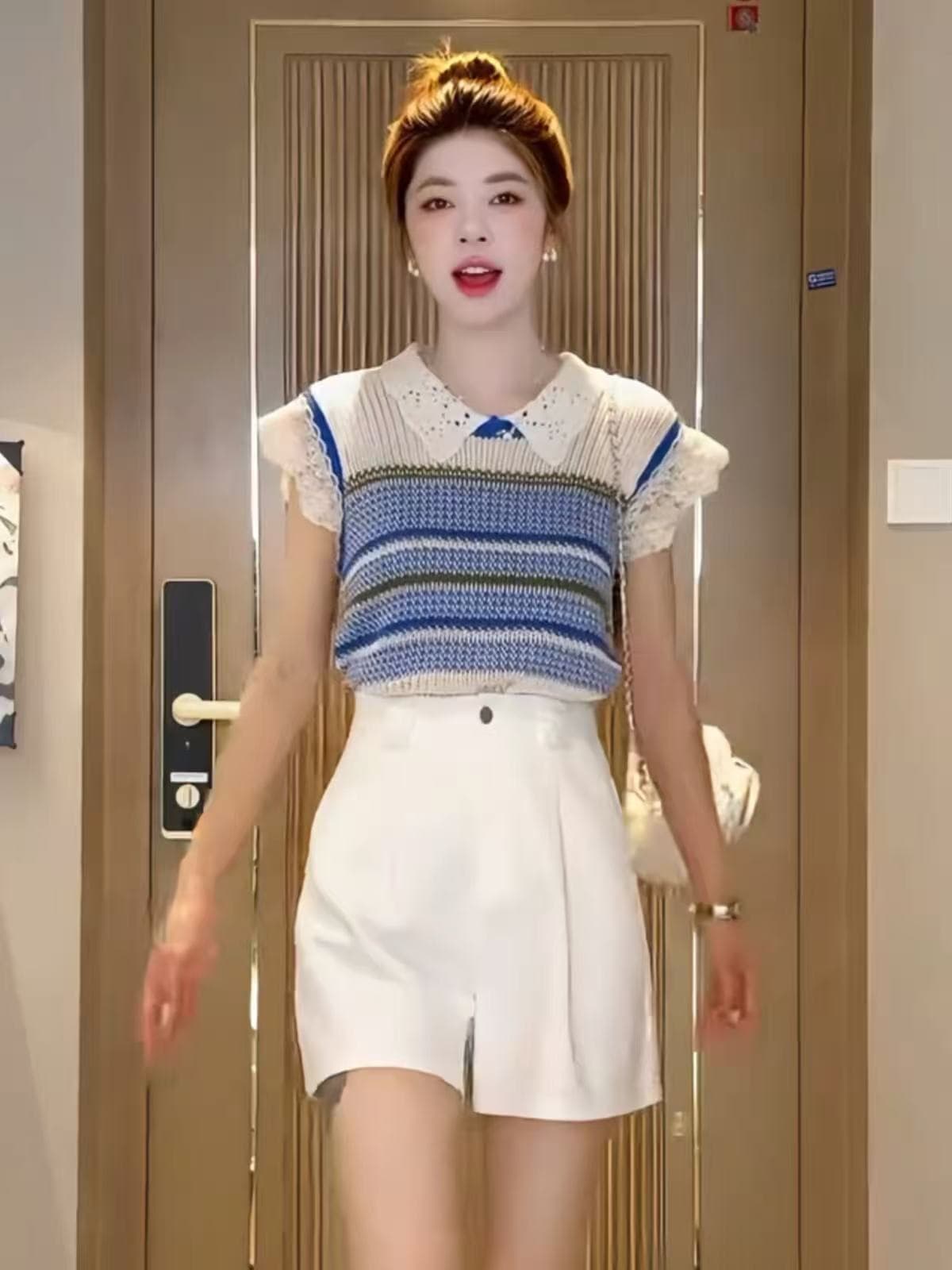 레트로 배색 스트라이프 폴로 칼라 니트 스웨터 여성 2026 여름 새로운 레이스 조각 작은 날다 소매 슬림해 보이는 짧은 맨위