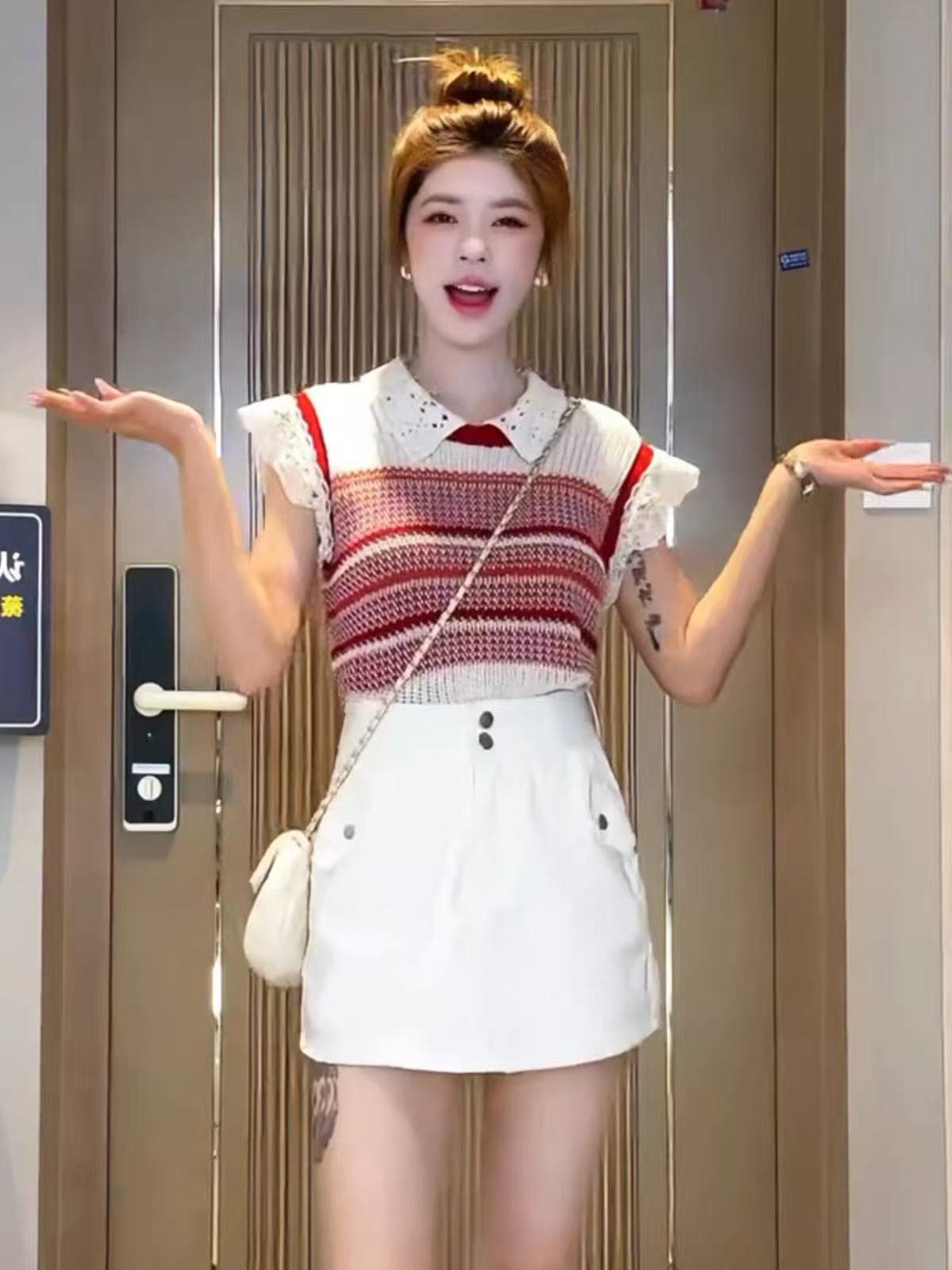 레트로 배색 스트라이프 폴로 칼라 니트 스웨터 여성 2026 여름 새로운 레이스 조각 작은 날다 소매 슬림해 보이는 짧은 맨위 상세 이미지 5
