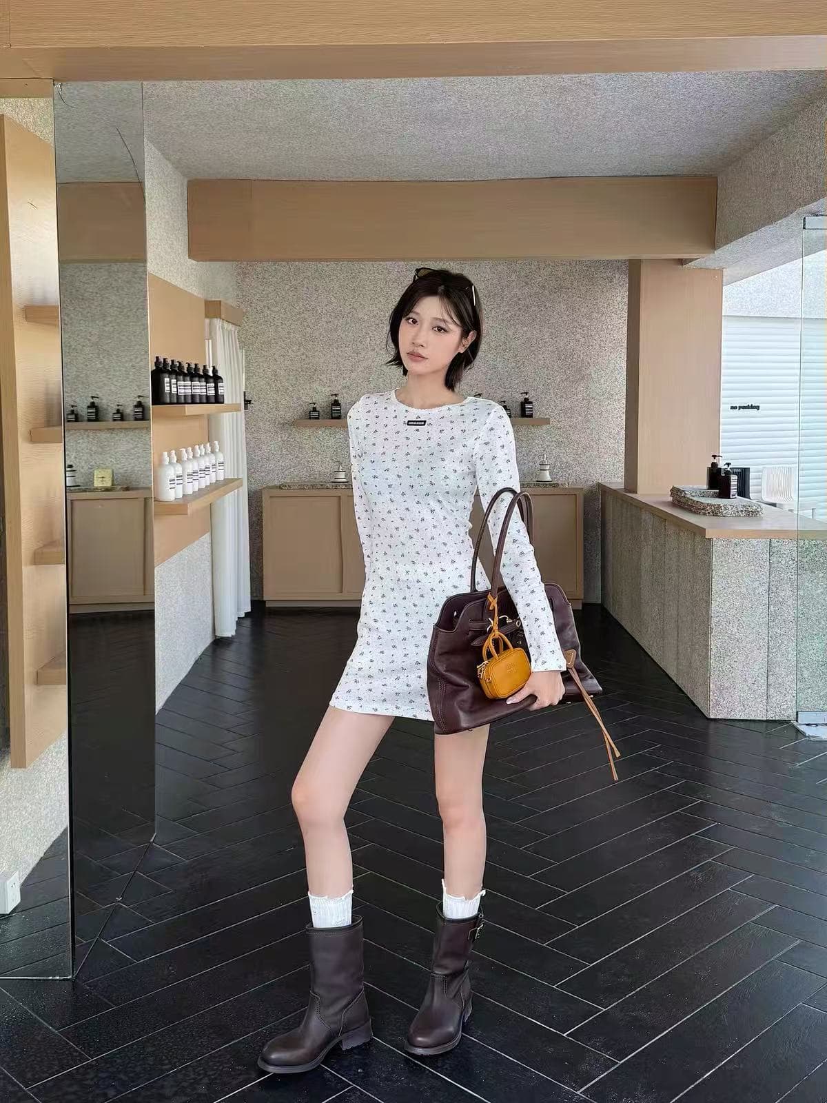 miu 부서 바람 꽃무늬 프린트 긴팔 여성 드레스 2026 봄 가을 새로운 학원 스타일 소녀 센스 티셔츠 치마 이미지 4