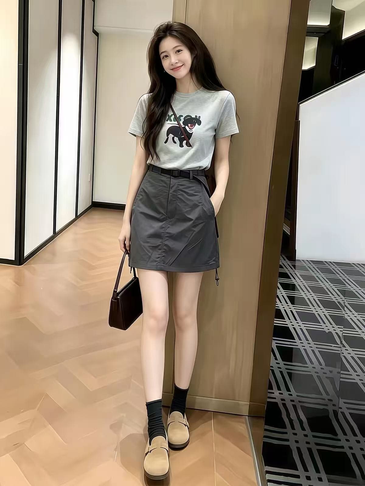 회색 강아지 프린트 긍정적 인 어깨 반팔 티셔츠 여성 2026 새로운 여름 품격 맨위 상세 이미지 1
