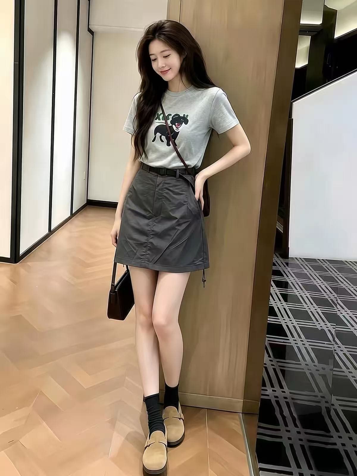 회색 강아지 프린트 긍정적 인 어깨 반팔 티셔츠 여성 2026 새로운 여름 품격 맨위 상세 이미지 4