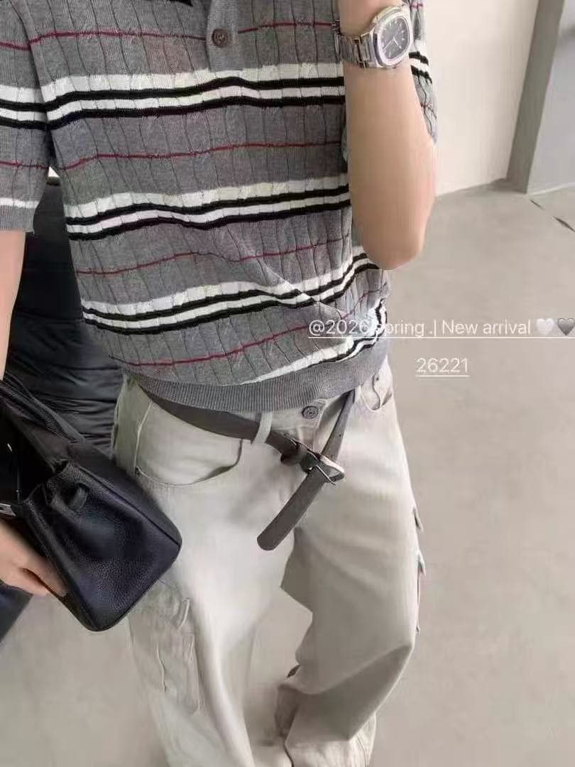 2026 새로운 디자인 센스 레트로 스트라이프 POLO 칼라 반팔 니트 스웨터 여성 다용도 패션 슬림해 보이는 연령 감소 맨위 상세 이미지 2
