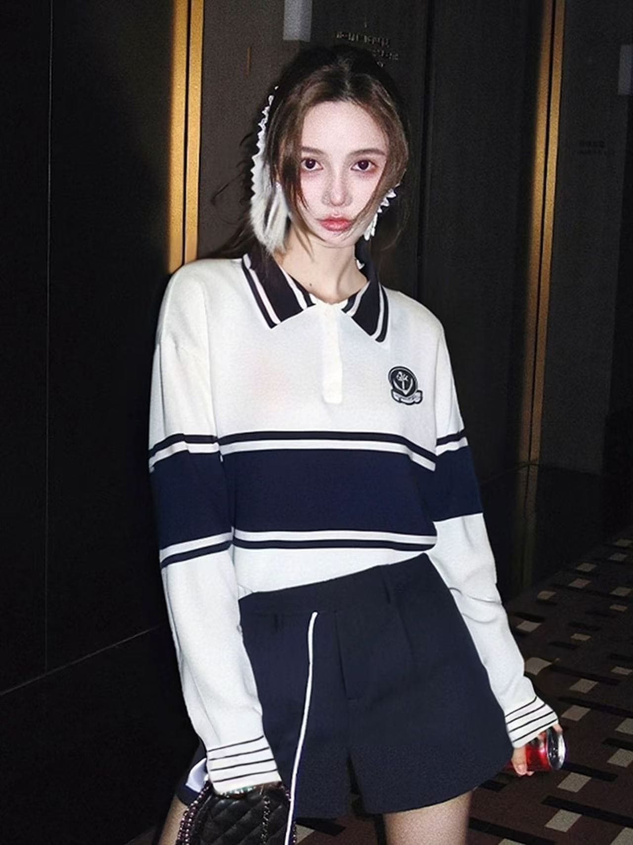 이른 가을 한 부서 분위기 센스 착용 가져 가라. 느긋한 고급 센스 인사이드 가져 가라. 기본 셔츠 해군 스타일 파란색 스트라이프 니트 스웨터 여성