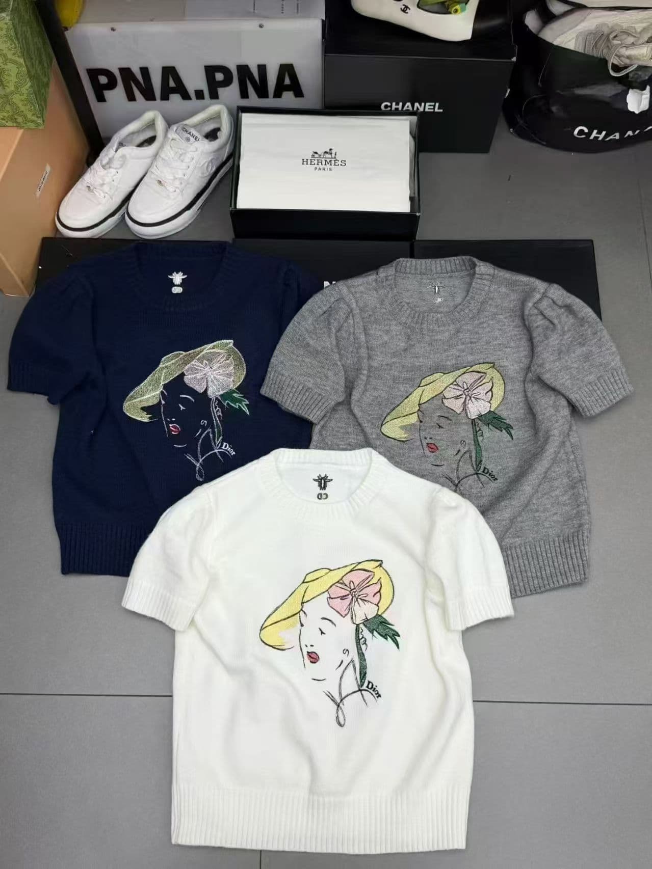 caicaii studio 부드러운 바람 만화 초상화 자수 반팔 니트 스웨터 고급 센스 미니멀리즘 다용도 맨위 상세 이미지 5