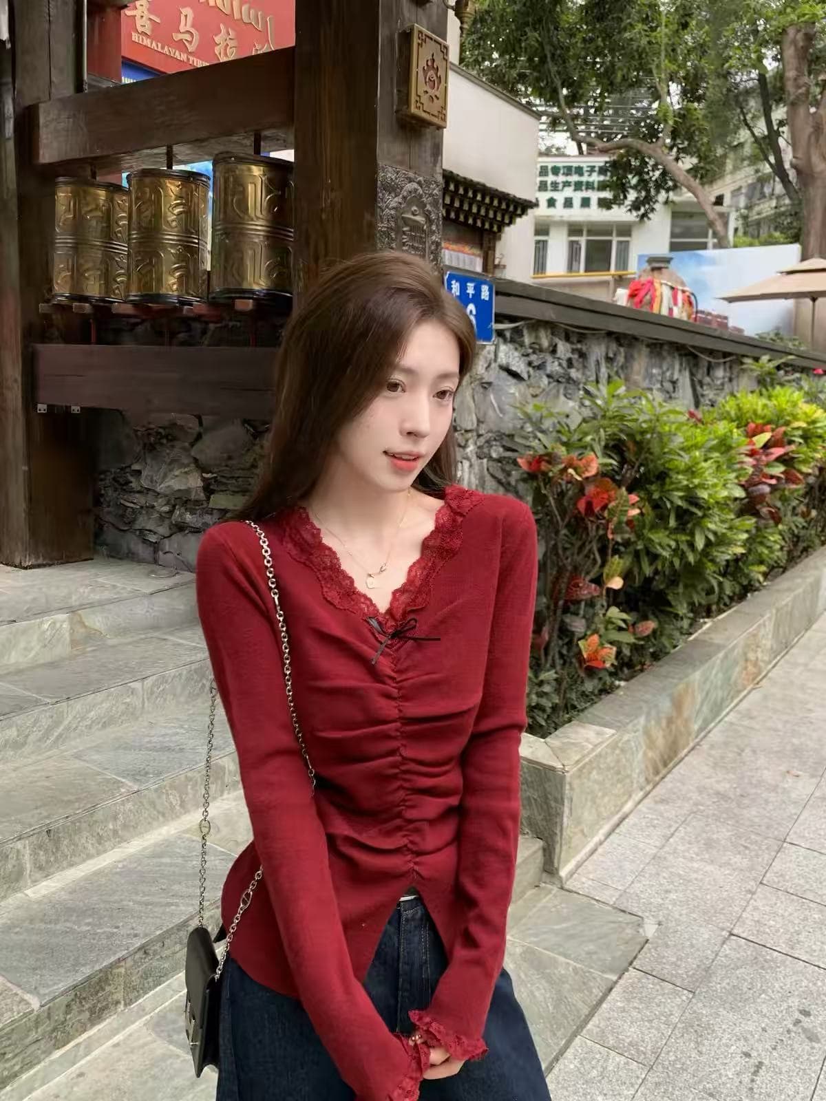 miu 부서 황색 V넥 패치워크 레이스 기본 셔츠 여성 봄 가을 순수한 욕망 주름 트임 스웨터 양모 니트 맨위 이미지 4