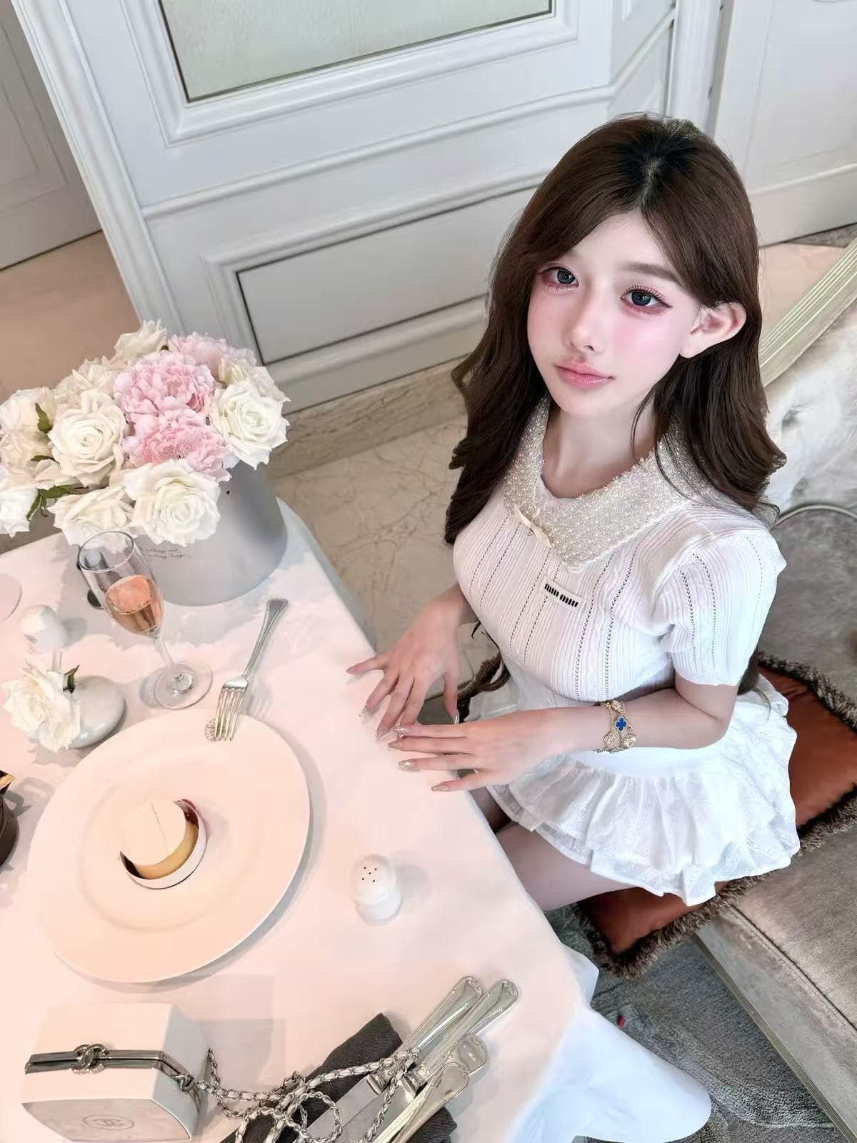 qiauuu 비싼 여성 일상 부유 한 가족 천 금빛 바람 달콤함 비즈 박기 칼라 구덩이 기사 몸매 가꾸기 니트 반팔 맨위 여성