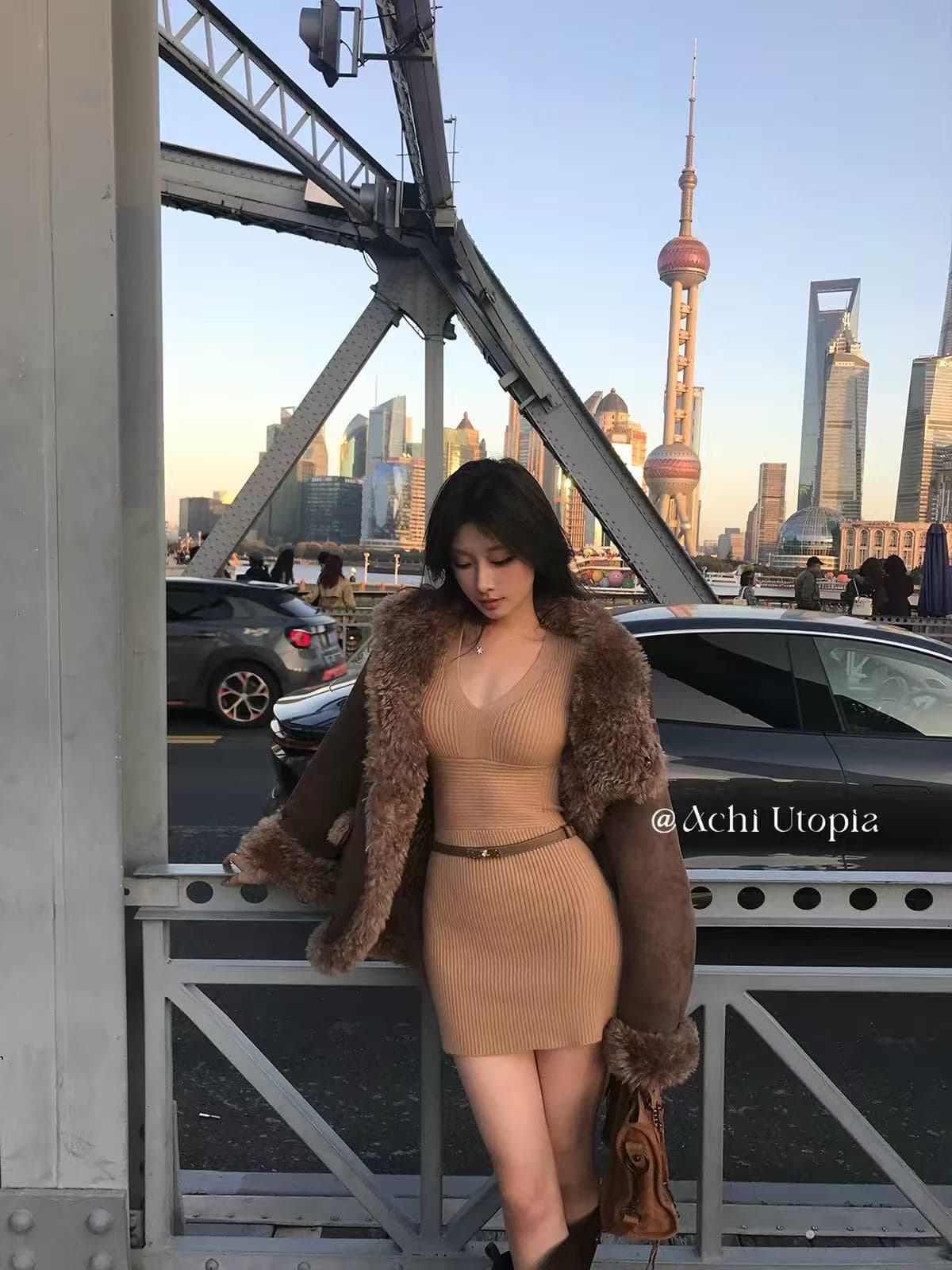 achi 대 또한 수영장 화이트 V넥 허리 수축 슬림해 보이는 니트 여성 드레스 품격 몸매 가꾸기 미니 스커트 만나는 타이트 스커트 상세 이미지 2