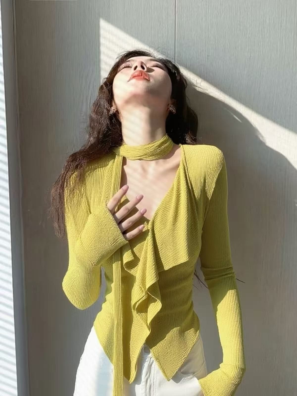 사스레 피나무 속 레몬 황색 긴팔 티셔츠 2026 새로운 아름다운 자이언트 잘 생긴 허리 수축 슬림해 보이는 프릴 품격 여신 팬 맨위 상세 이미지 2