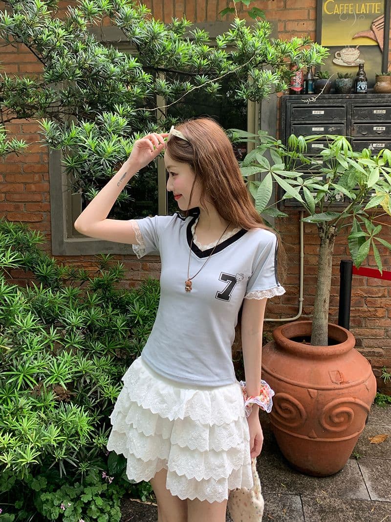 1 1 리브 210 그램 반팔 티셔츠 여름 2026 새로운 쇼트 스타일 몸매 가꾸기 달콤함 레이스 V넥 맨위 여성 의류 상세 이미지 16