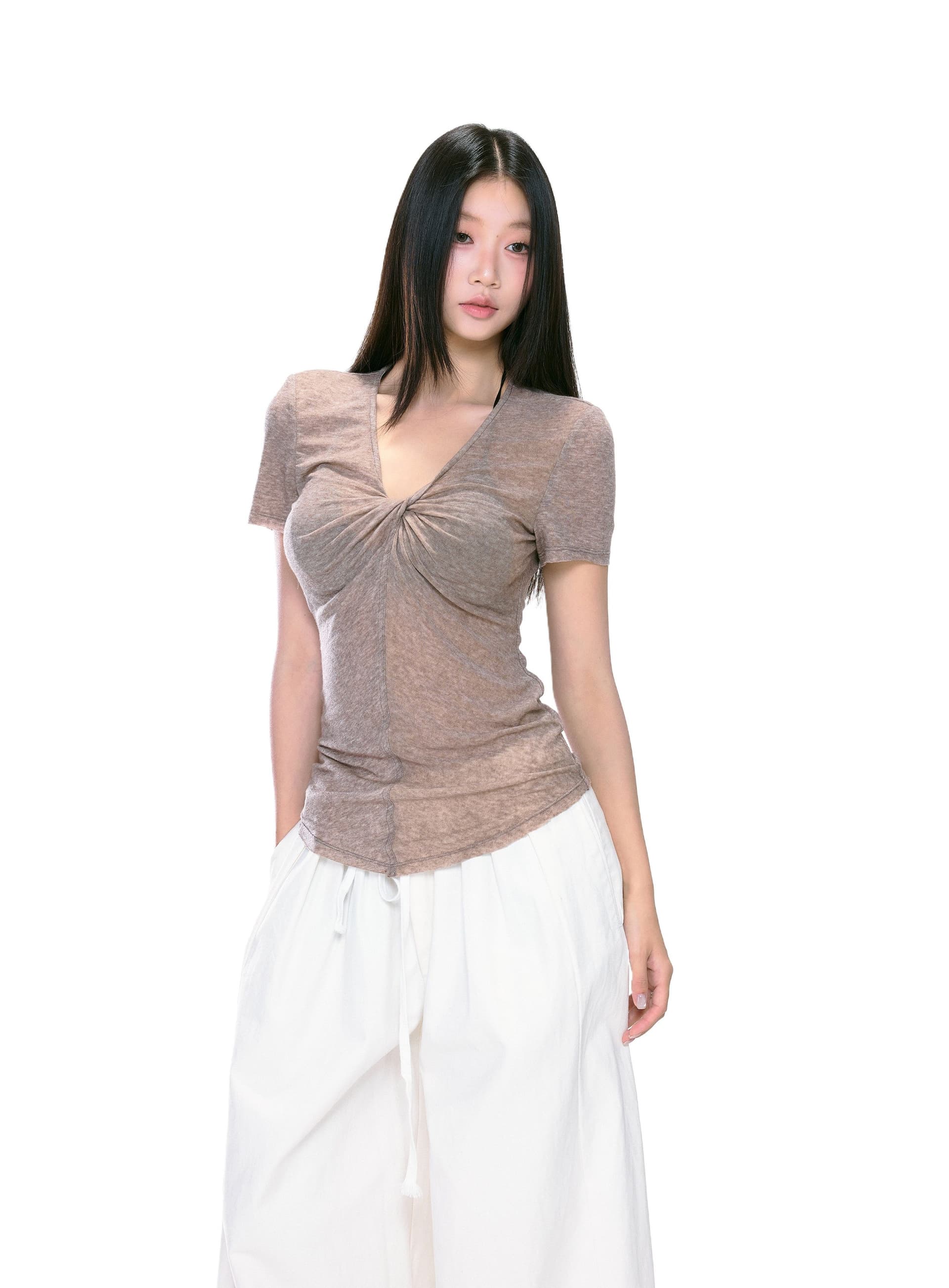 오트밀 색상 V넥 비틀림 긍정적 인 어깨 반팔 티셔츠 여성 여름 고급 센스 디자인 몸매 가꾸기 슬림해 보이는 쇼트 스타일 맨위 상세 이미지 4