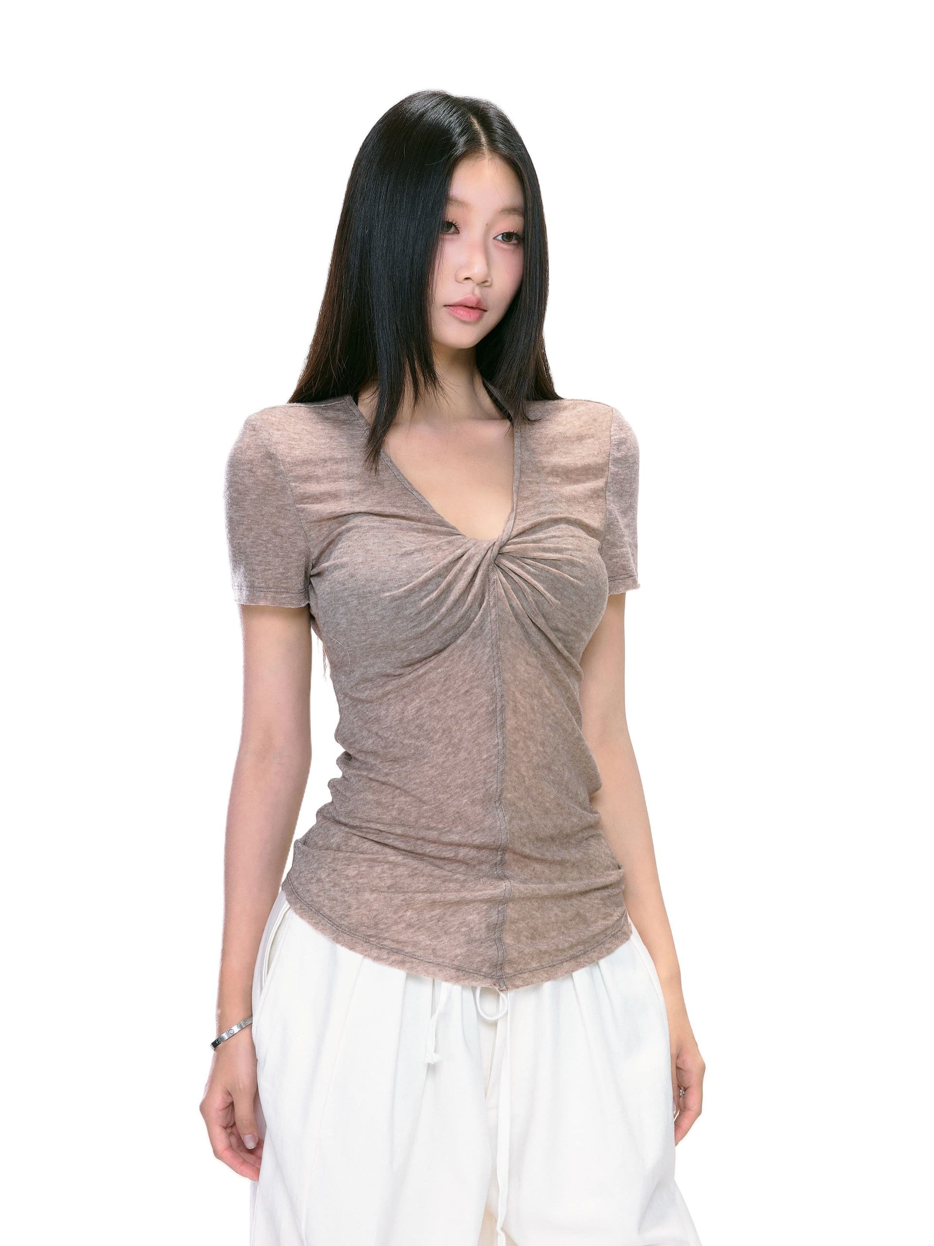 오트밀 색상 V넥 비틀림 긍정적 인 어깨 반팔 티셔츠 여성 여름 고급 센스 디자인 몸매 가꾸기 슬림해 보이는 쇼트 스타일 맨위 상세 이미지 5