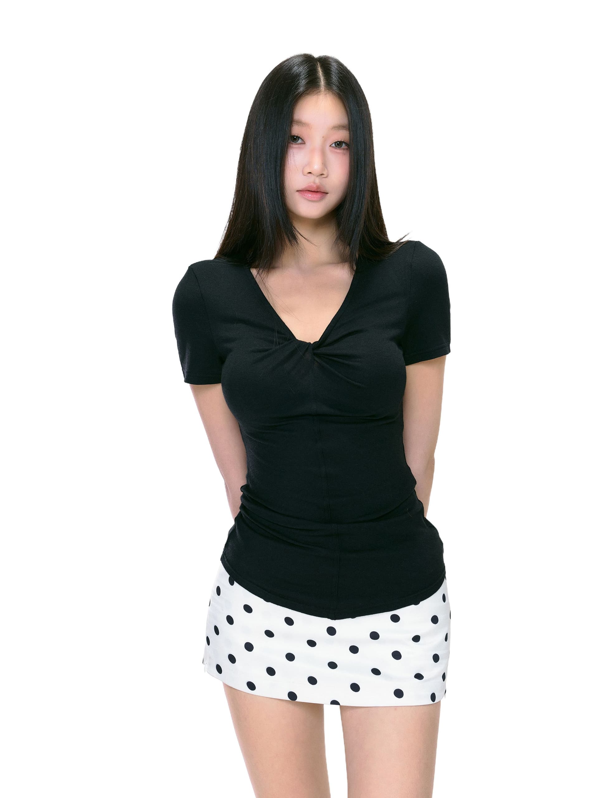 오트밀 색상 V넥 비틀림 긍정적 인 어깨 반팔 티셔츠 여성 여름 고급 센스 디자인 몸매 가꾸기 슬림해 보이는 쇼트 스타일 맨위 상세 이미지 10