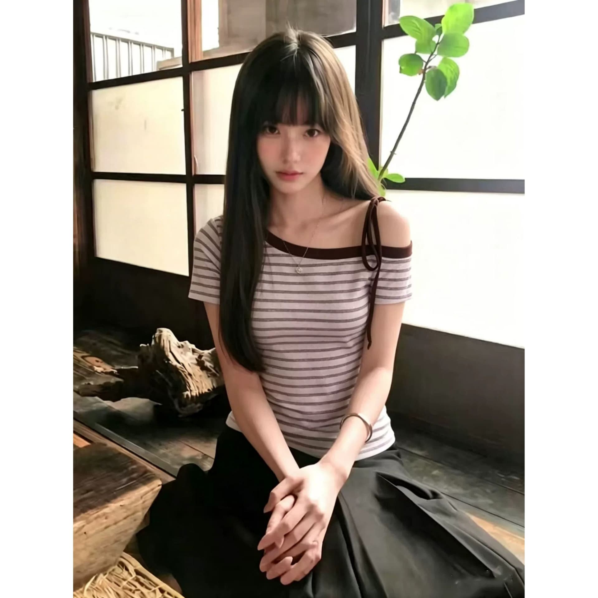보라색 커피 인터레이스 된 한 부서 스트라이프 티셔츠 여성 여름 새로운 몸매 가꾸기 슬림해 보이는 반팔 핫걸 오프숄더 맨위 트렌디 이미지 3