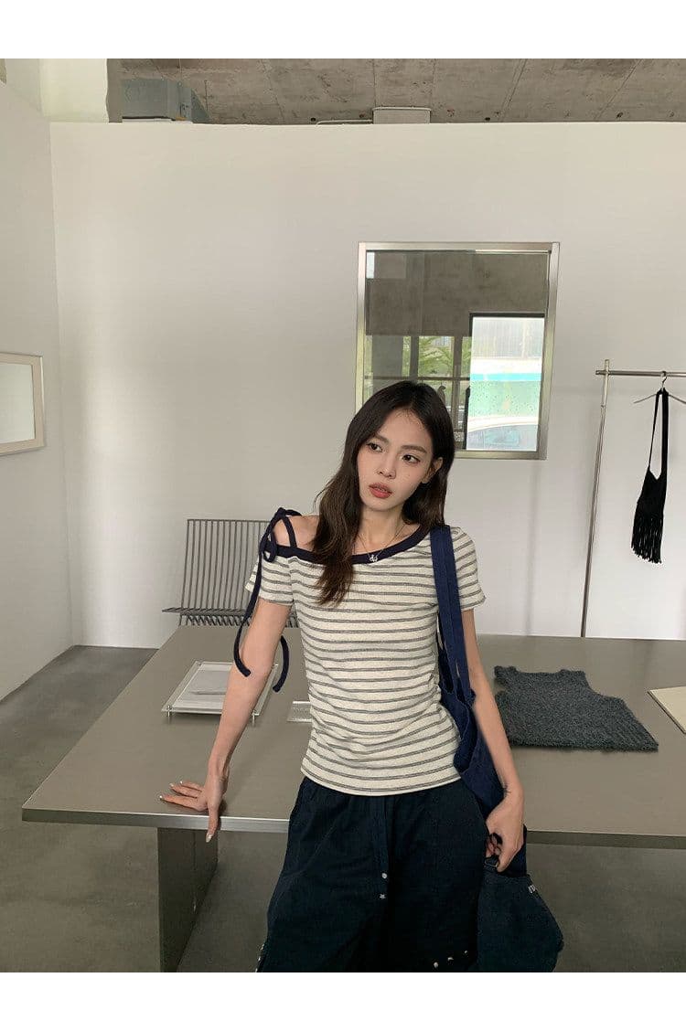 보라색 커피 인터레이스 된 한 부서 스트라이프 티셔츠 여성 여름 새로운 몸매 가꾸기 슬림해 보이는 반팔 핫걸 오프숄더 맨위 트렌디 상세 이미지 8