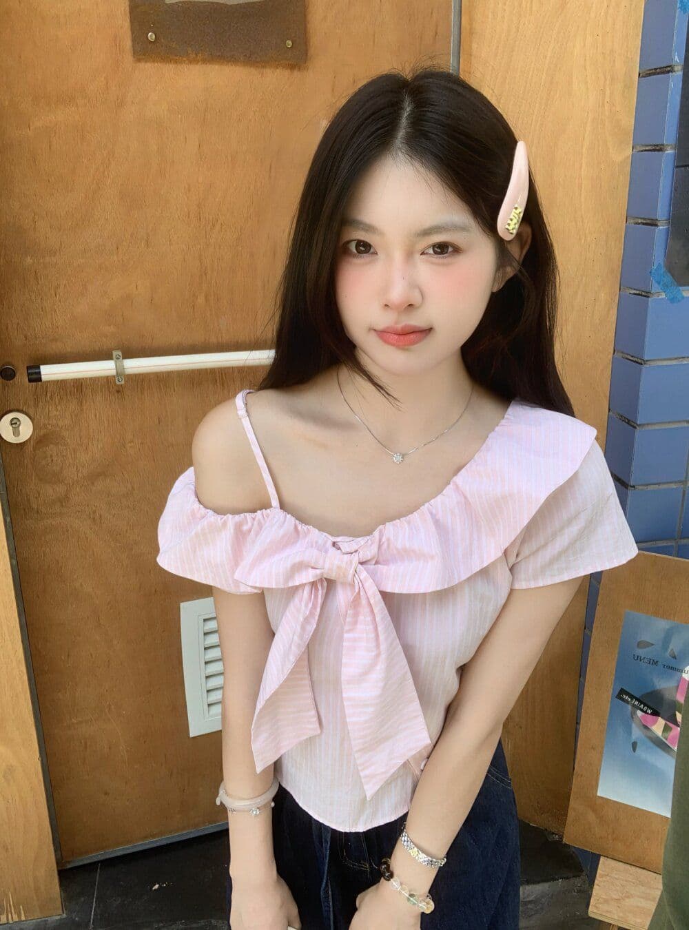 달콤한 스타일 핑크색 스트라이프 나비 매듭 작은 대중 셔츠 여성 의류 여름 빅 사이즈 연령 감소 슬림해 보이는 새로운 맨위 상세 이미지 2