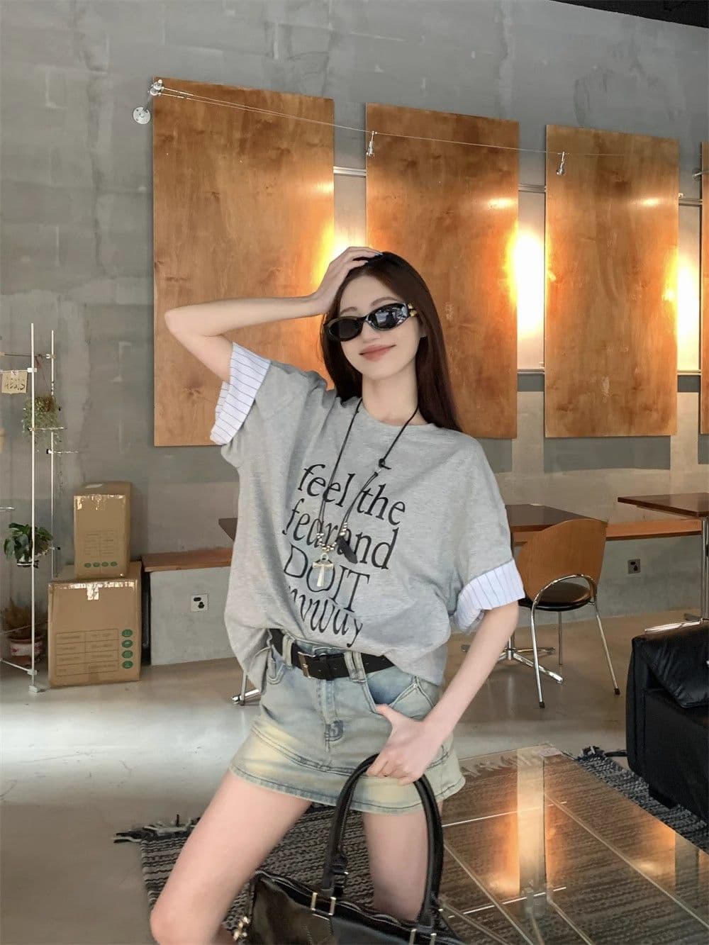 원본 품질 루즈핏 스트라이프 패치워크 느긋한 바람 알파벳 프린트 반팔 티셔츠 상세 이미지 4