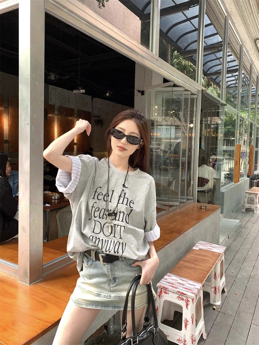 원본 품질 루즈핏 스트라이프 패치워크 느긋한 바람 알파벳 프린트 반팔 티셔츠 상세 이미지 17