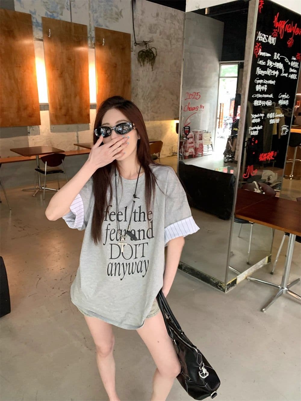 원본 품질 루즈핏 스트라이프 패치워크 느긋한 바람 알파벳 프린트 반팔 티셔츠 상세 이미지 18