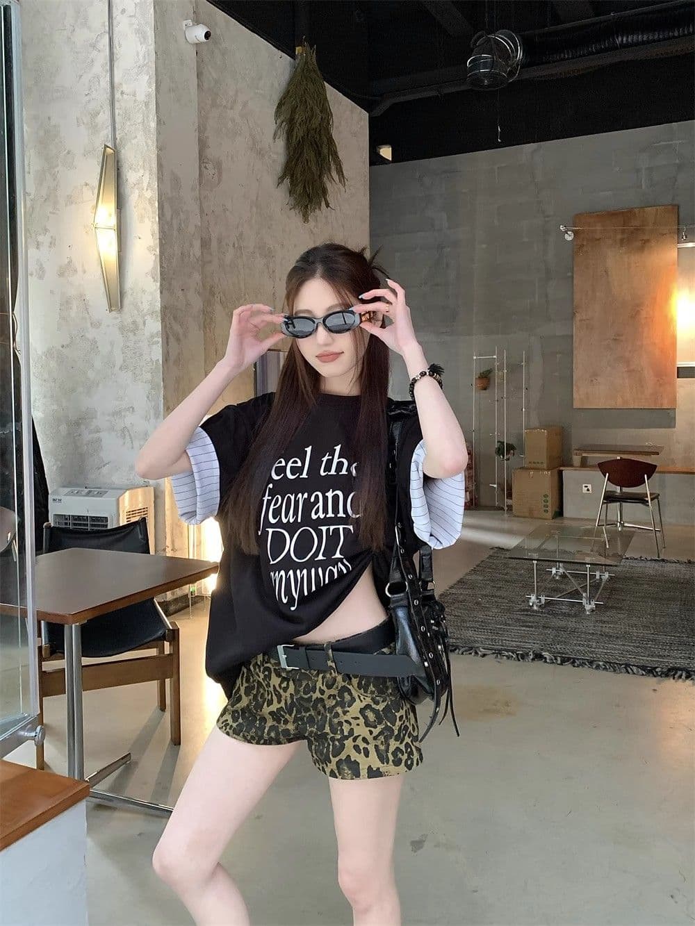 원본 품질 루즈핏 스트라이프 패치워크 느긋한 바람 알파벳 프린트 반팔 티셔츠 상세 이미지 20