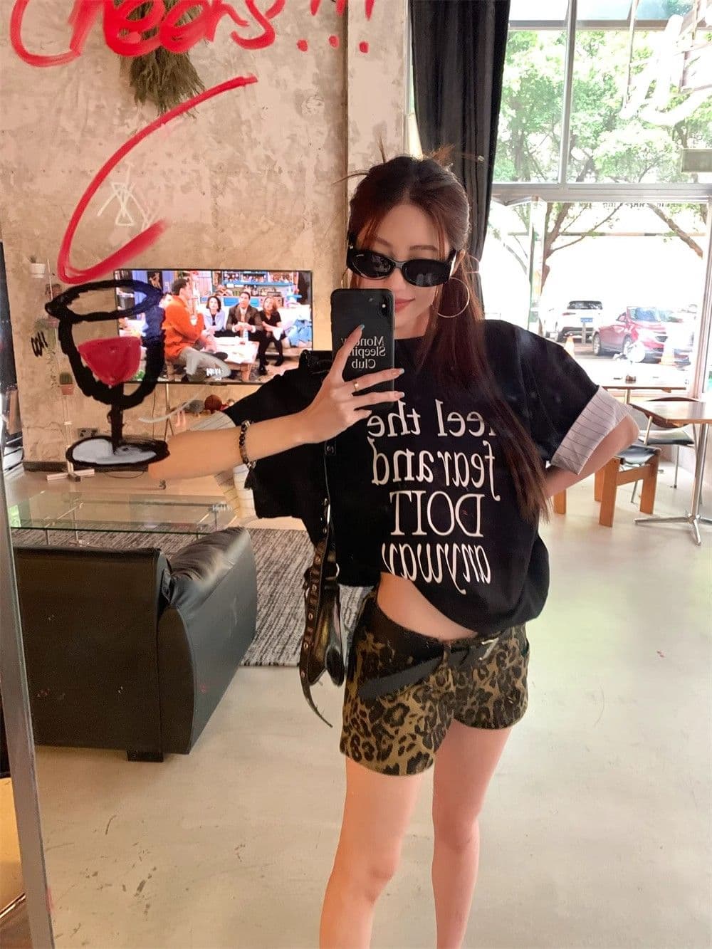 원본 품질 루즈핏 스트라이프 패치워크 느긋한 바람 알파벳 프린트 반팔 티셔츠 상세 이미지 25