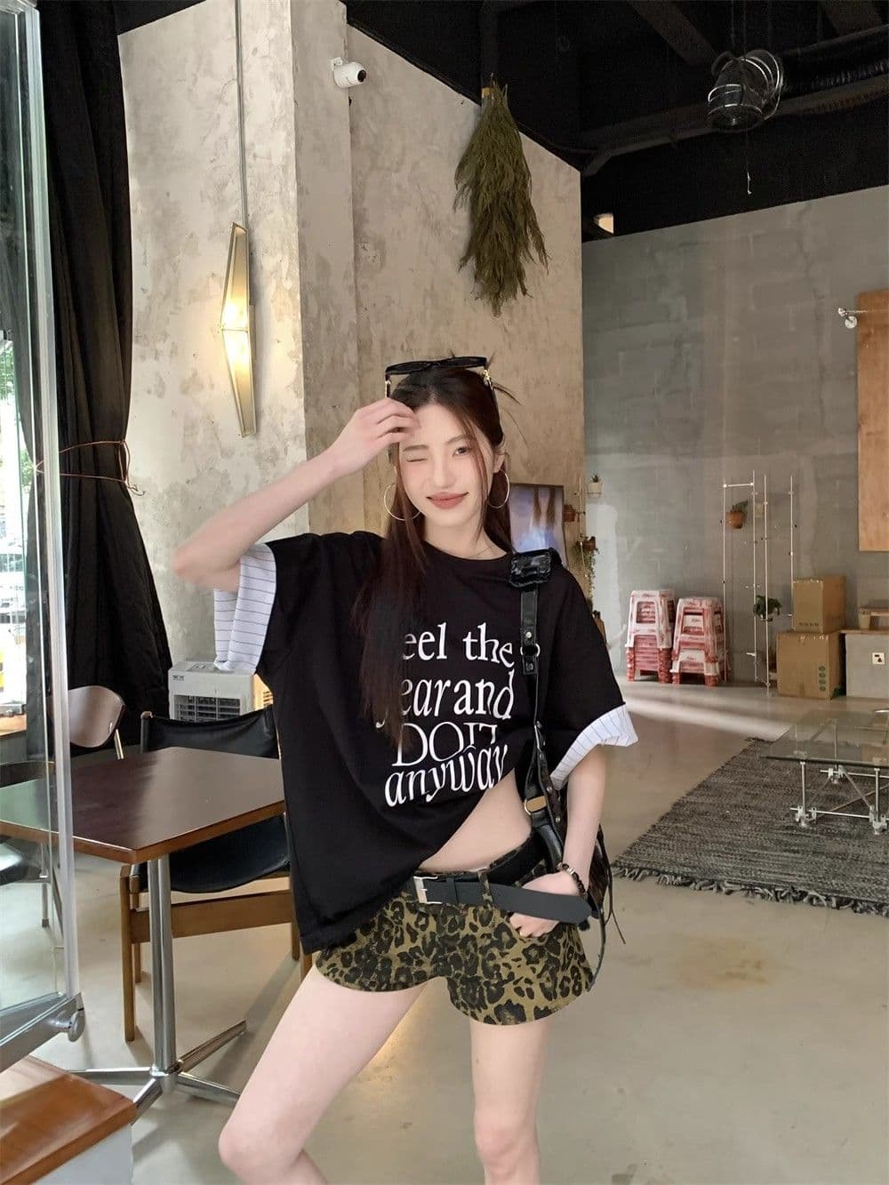 원본 품질 루즈핏 스트라이프 패치워크 느긋한 바람 알파벳 프린트 반팔 티셔츠 상세 이미지 30