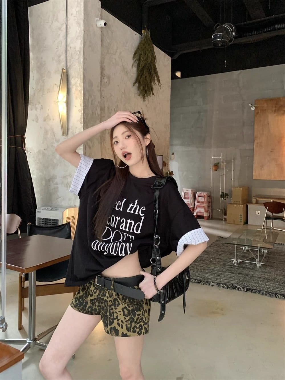 원본 품질 루즈핏 스트라이프 패치워크 느긋한 바람 알파벳 프린트 반팔 티셔츠 상세 이미지 31