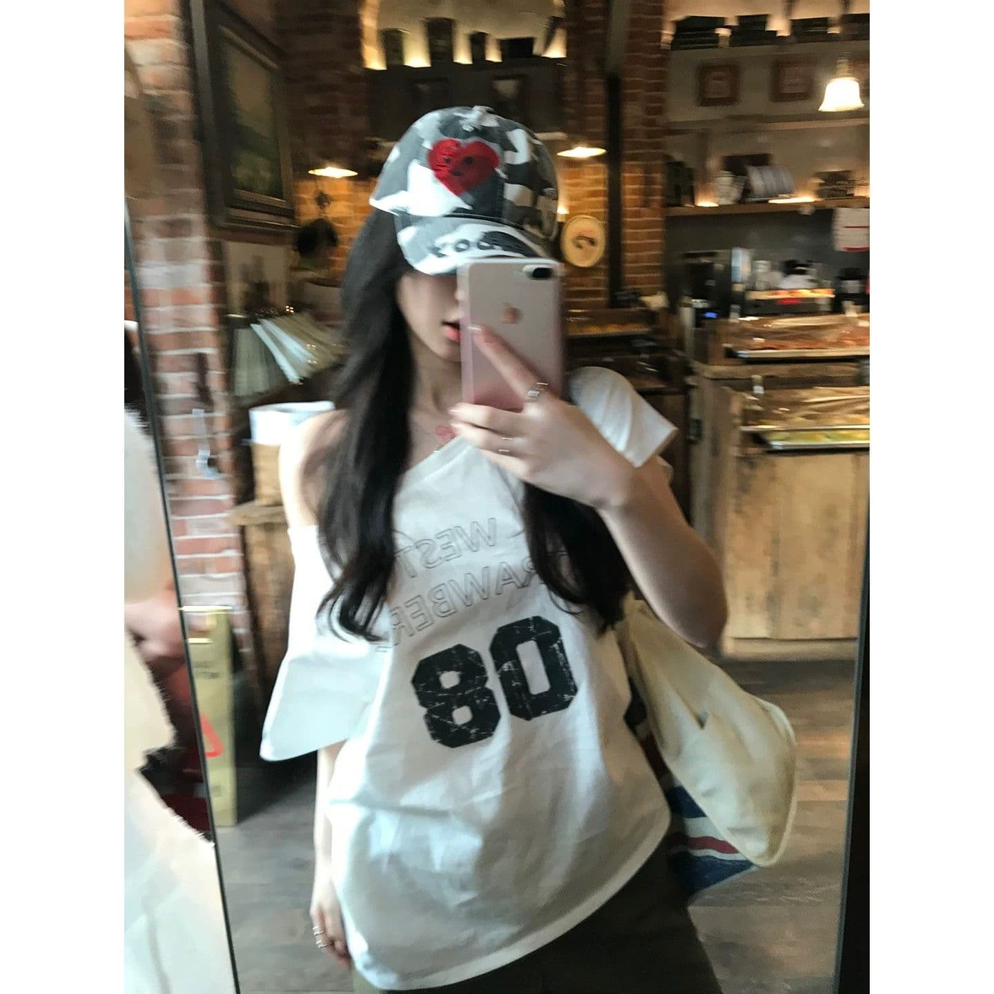 원본 것 비스듬한 어깨 알파벳 프린트 반팔 티셔츠 여성 여름 오프숄더 맨위 이미지 5