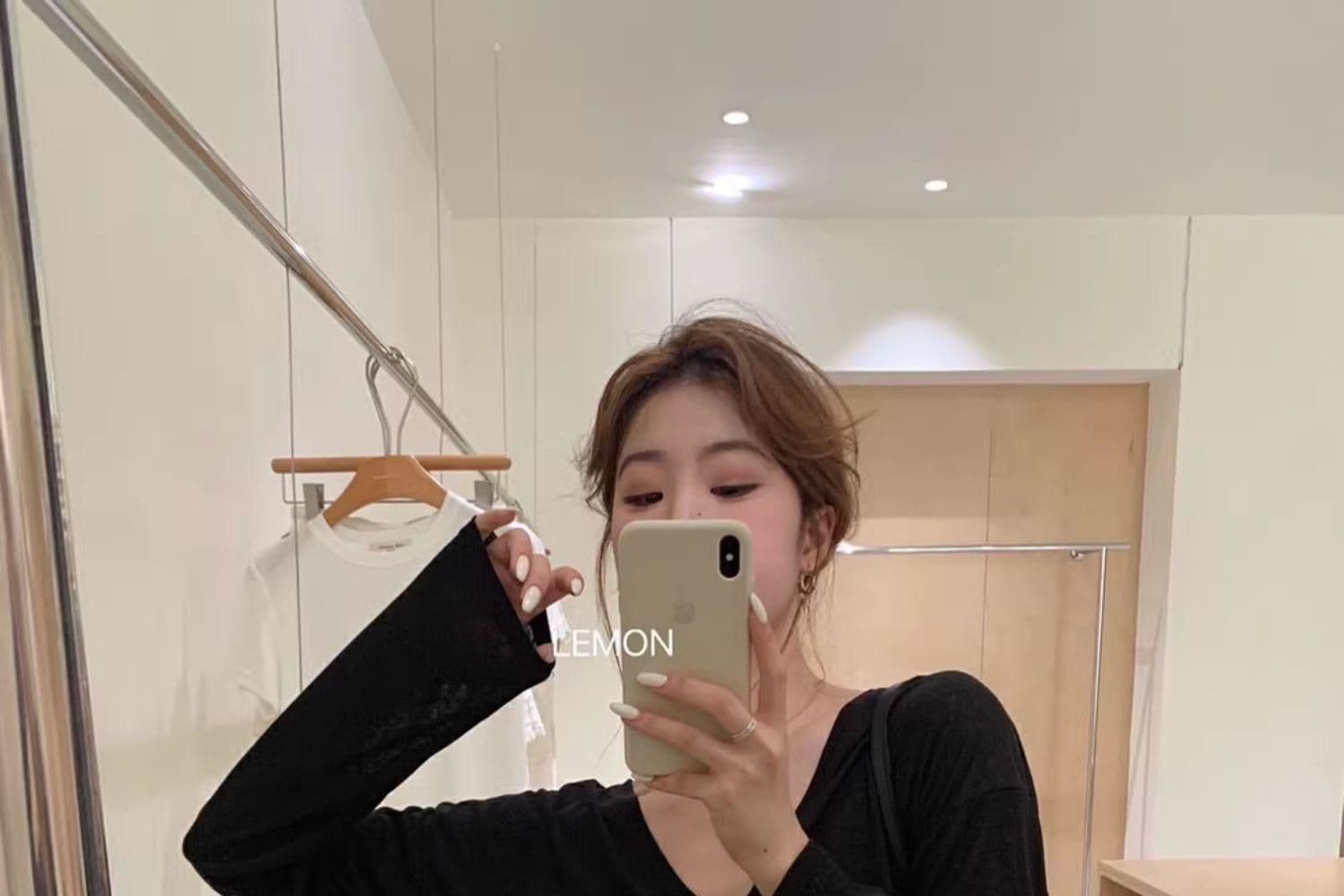 대나무 마디 리브 V넥 긴팔 자외선 차단 블라우스 외부 가져 가라. 셔츠 Tulle 맨위 상세 이미지 7
