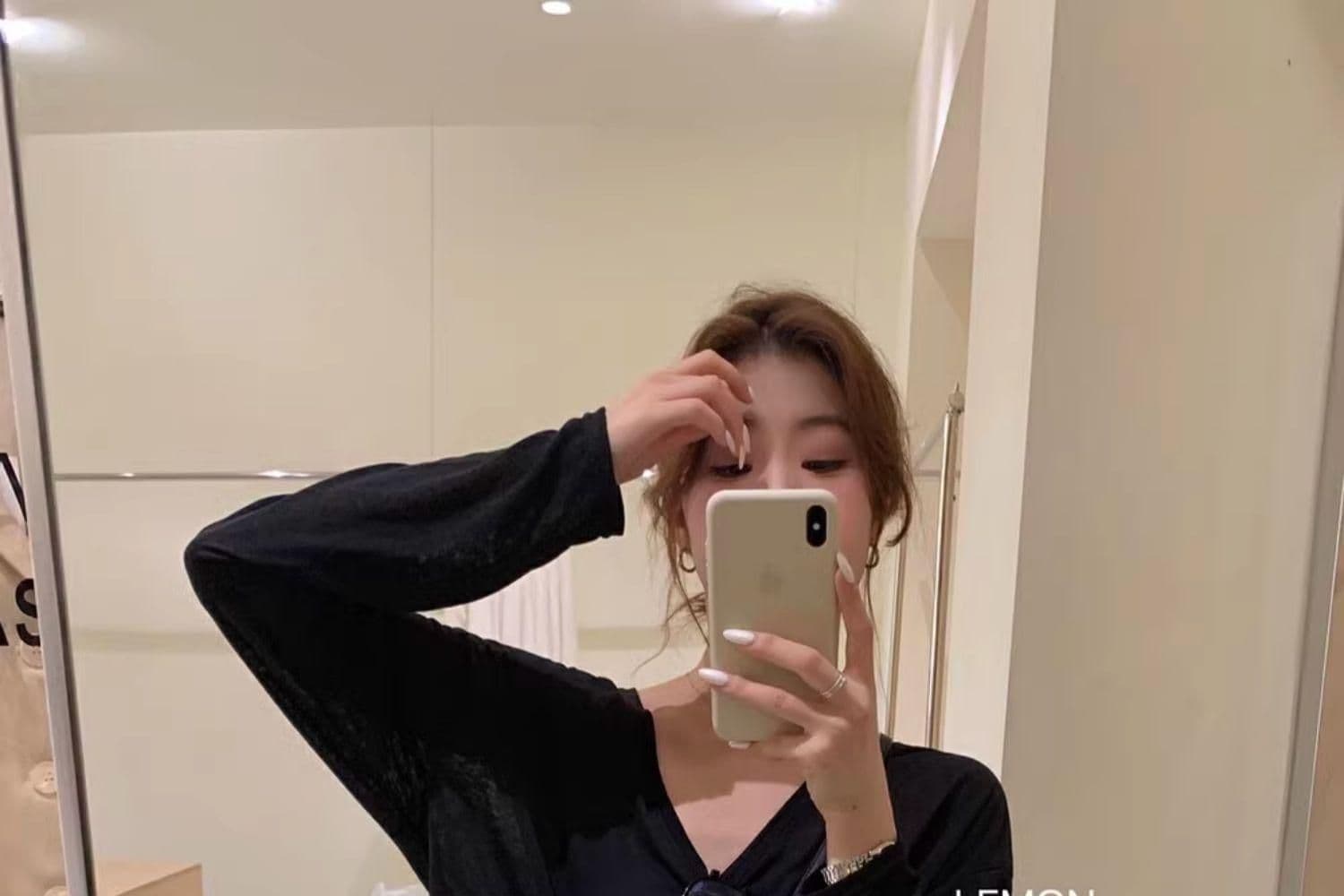 대나무 마디 리브 V넥 긴팔 자외선 차단 블라우스 외부 가져 가라. 셔츠 Tulle 맨위 상세 이미지 11