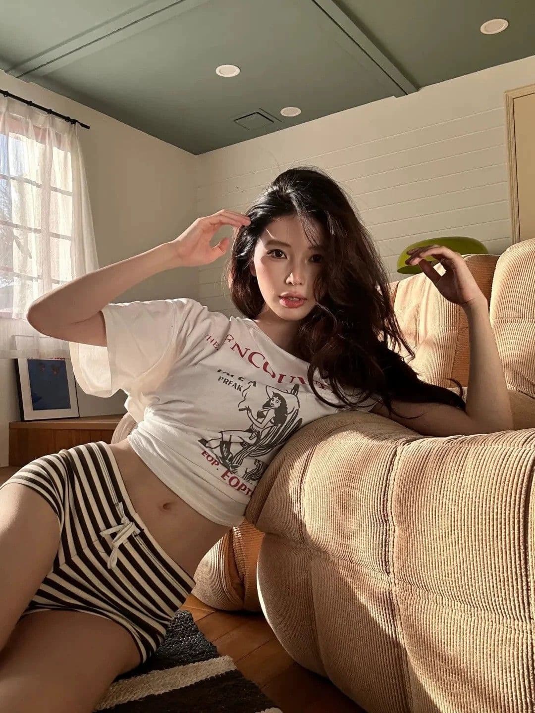 원본 품질 휴가 비스듬한 어깨 반팔 티셔츠 여름 루즈핏 맨위 상세 이미지 5