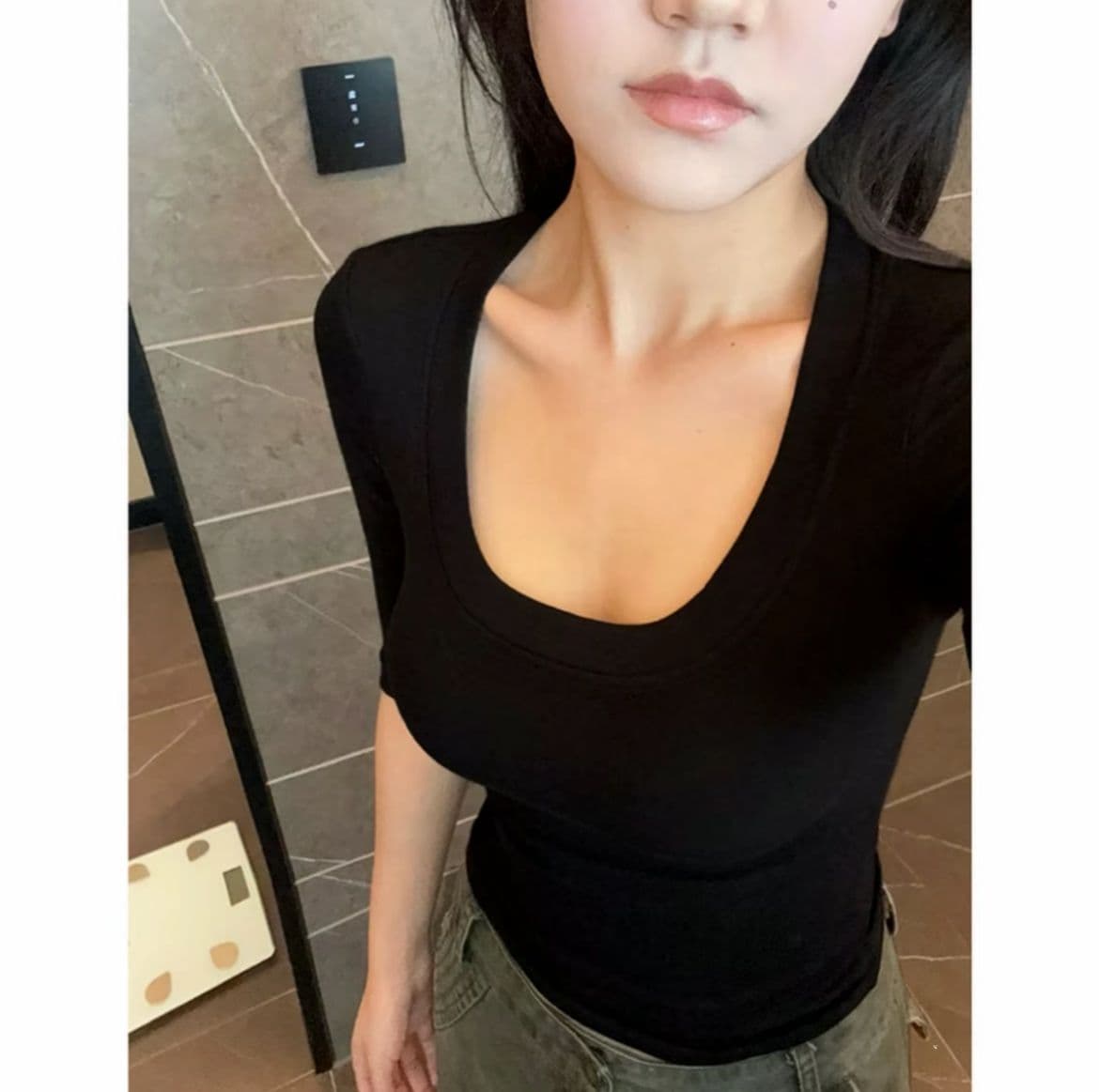 모달 260 그램 여름 몸매 가꾸기 종류 u 칼라 단색 중간 소매 티셔츠 슬림해 보이는 여름 차가운 센스 티셔츠 상세 이미지 5