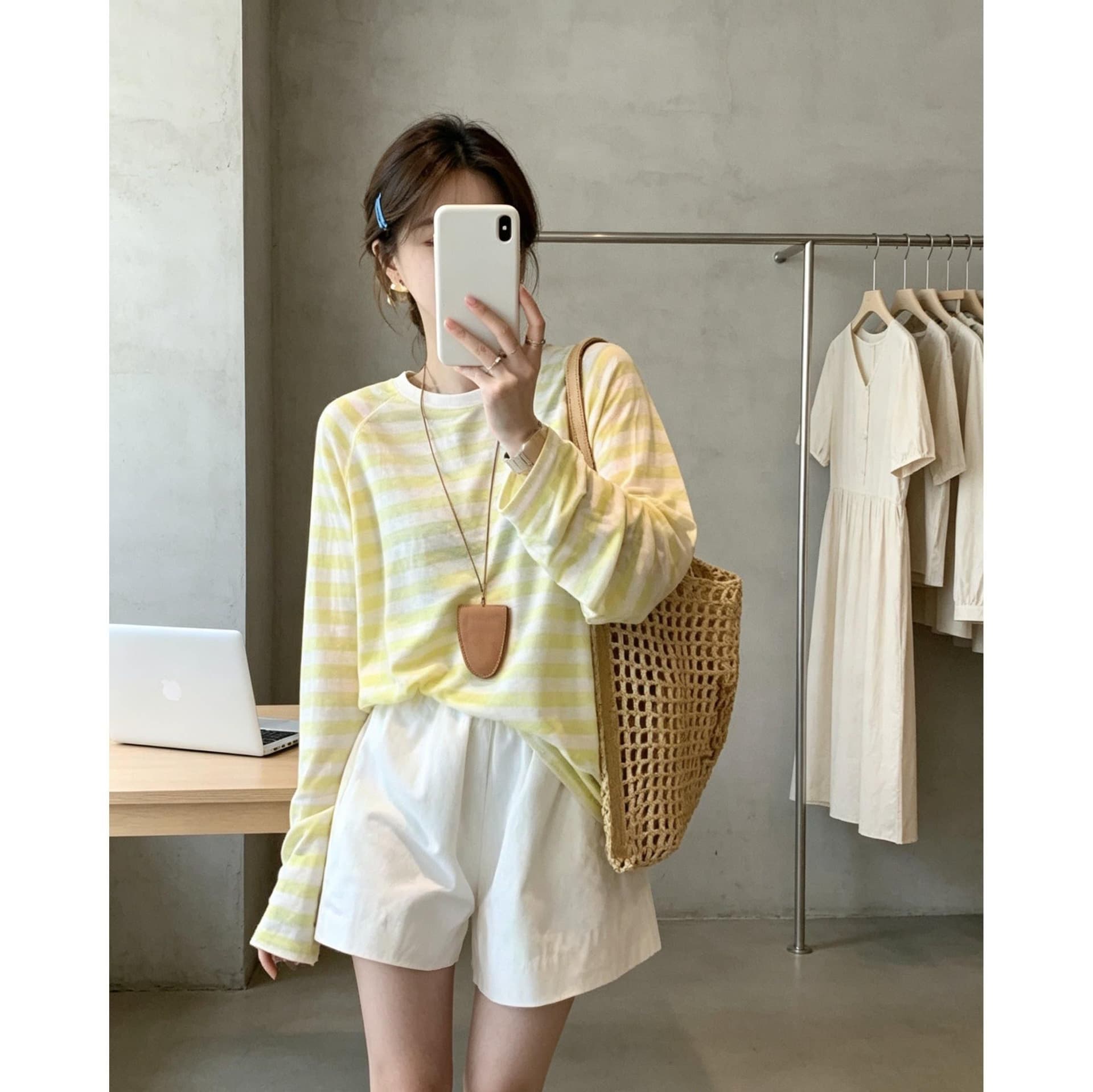 120 그램 60 면 40 폴리 에스터 연령 감소 한 부서 배색 스트라이프 여름 새로운 얇고 가벼운 티셔츠 여성 느긋한 바람 긴팔 맨위 상세 이미지 6