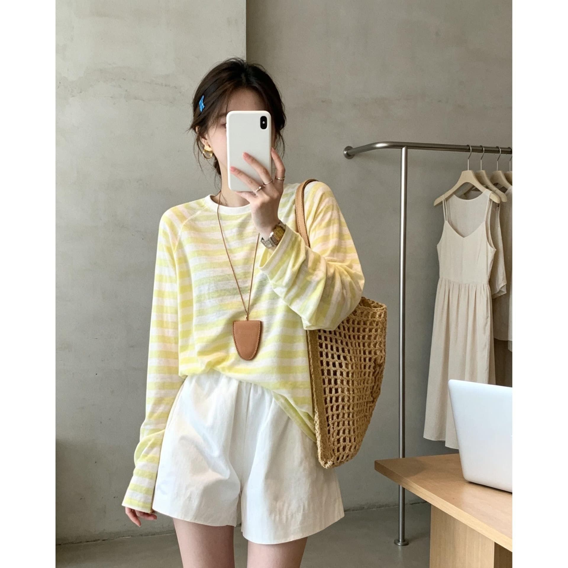 120 그램 60 면 40 폴리 에스터 연령 감소 한 부서 배색 스트라이프 여름 새로운 얇고 가벼운 티셔츠 여성 느긋한 바람 긴팔 맨위 상세 이미지 9