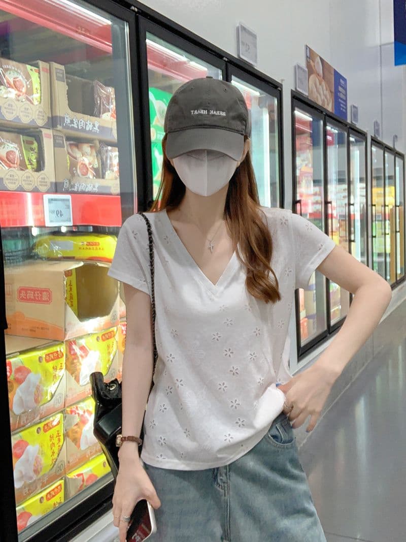 반팔 티셔츠 여성 의류 여름 새로운 한 부서 디자인 센스 슬림해 보이는 단색 자수 홀로우 아웃 V넥 맨위 상세 이미지 8