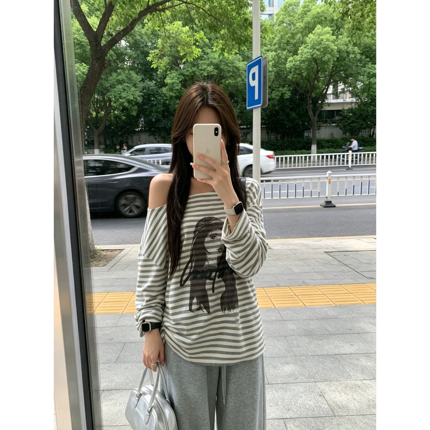원본 품질 거리 캐주얼 바람 비스듬한 어깨 루즈핏 스트라이프 긴팔 티셔츠 이미지 4