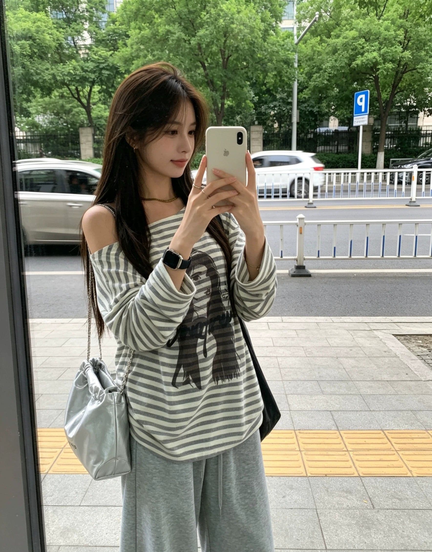 원본 품질 거리 캐주얼 바람 비스듬한 어깨 루즈핏 스트라이프 긴팔 티셔츠 상세 이미지 5