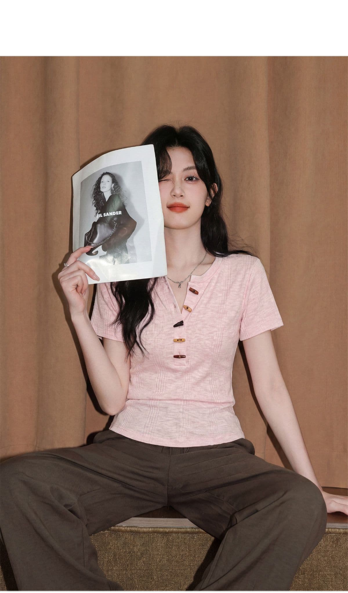 반팔 티셔츠 여성 여름 새로운 디자인 센스 한 부서 작은 샤넬 스타일 슬림해 보이는 소뿔 버클 헨리 칼라 맨위 상세 이미지 10