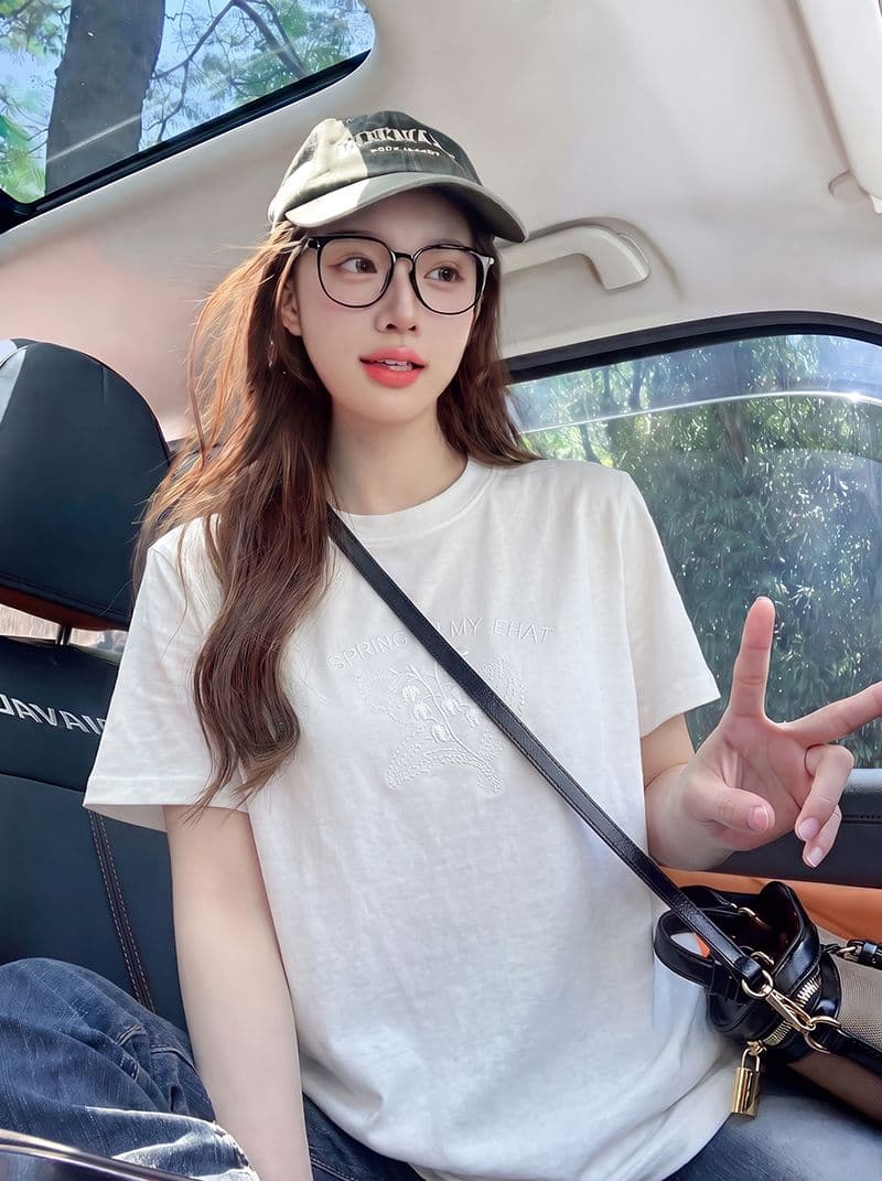 200그램 눈꽃 반팔 티셔츠 여성 의류 여름 새로운 한 부서 디자인 센스 자수 루즈핏 라운드 넥 맨위 상세 이미지 10