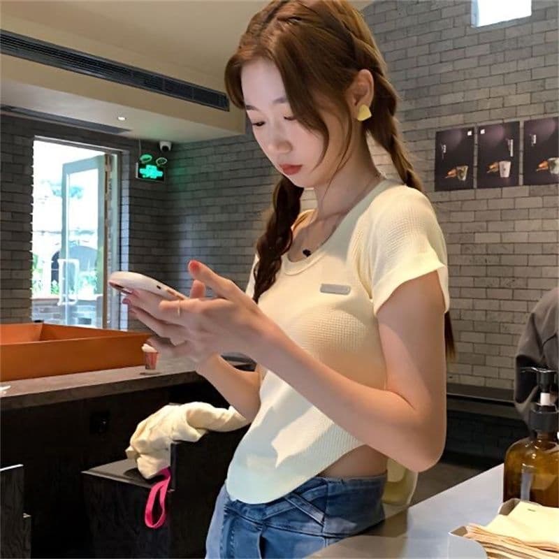 모방 Mianhua 남편 그리드 작은 대중 디자인 센스 떨어져 일 u 모양 쇼트 스타일 티셔츠 여성 여름 마이크로 지방 연령 감소 맨위 이미지 2