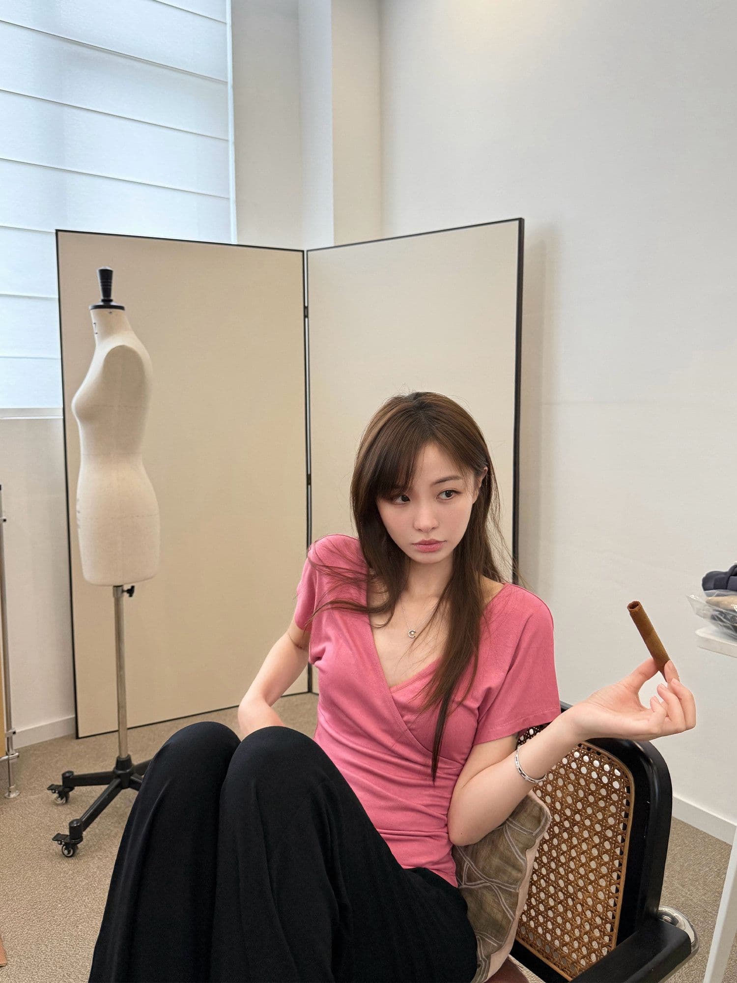 260 그램 사람들 면 리브 92 접착제 8 암모니아 Lun 작은 예쁜 허리 십자가 V넥 작은 날다 소매 티셔츠 여성 여름 몸매 가꾸기 반팔 상세 이미지 2