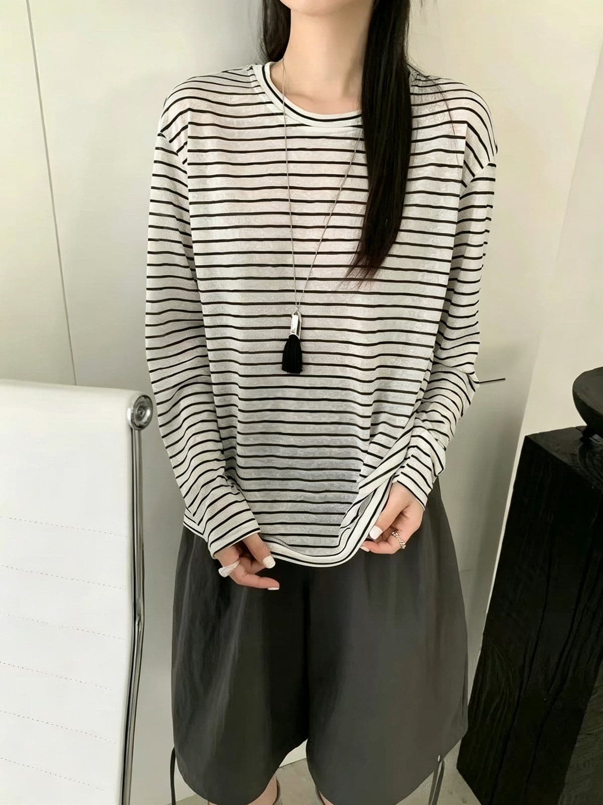 150그램 70 라이 경기 서울 30 폴리 에스터 한 부서 뒤에 홀로우 아웃 스트랩 스트라이프 자외선 차단 의류 긴팔 티셔츠 여성 여름 맨위 상세 이미지 5