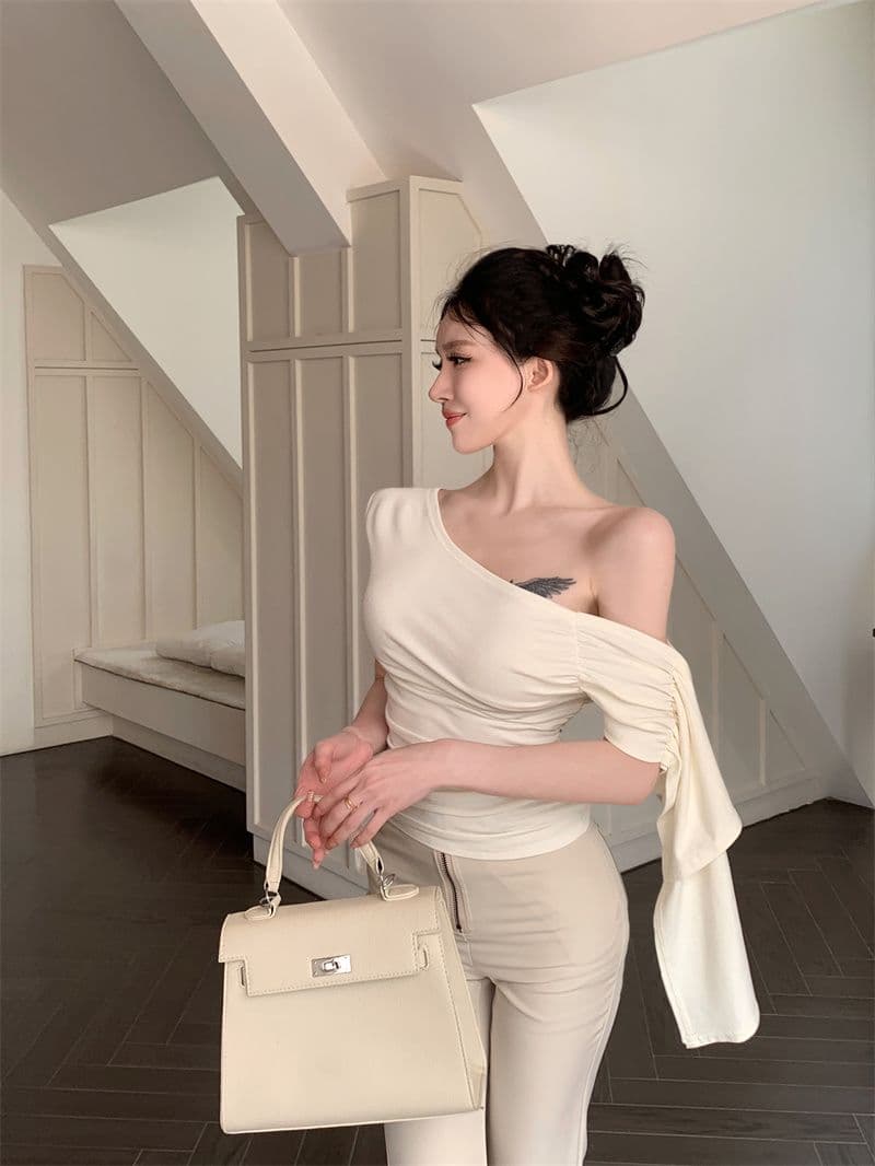 대외 무역 충동 섹션 핫걸 리본 비스듬한 어깨 반팔 티셔츠 여성 여름 불규칙 인사이드 가져 가라. 슬림해 보이는 맨위 상세 이미지 2
