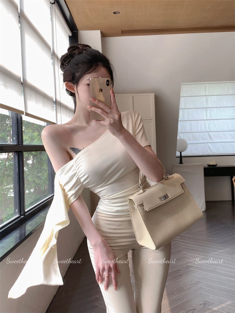 대외 무역 충동 섹션 핫걸 리본 비스듬한 어깨 반팔 티셔츠 여성 여름 불규칙 인사이드 가져 가라. 슬림해 보이는 맨위 상세 이미지 3