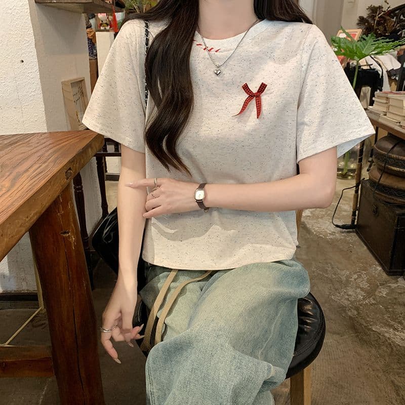 230 크 컬러 코튼 반팔 티셔츠 여름 2026 트렌디 자수 긍정적 인 어깨 몸매 가꾸기 쇼트 스타일 라운드 넥 맨위 한국 스타일 여성 의류 상세 이미지 14
