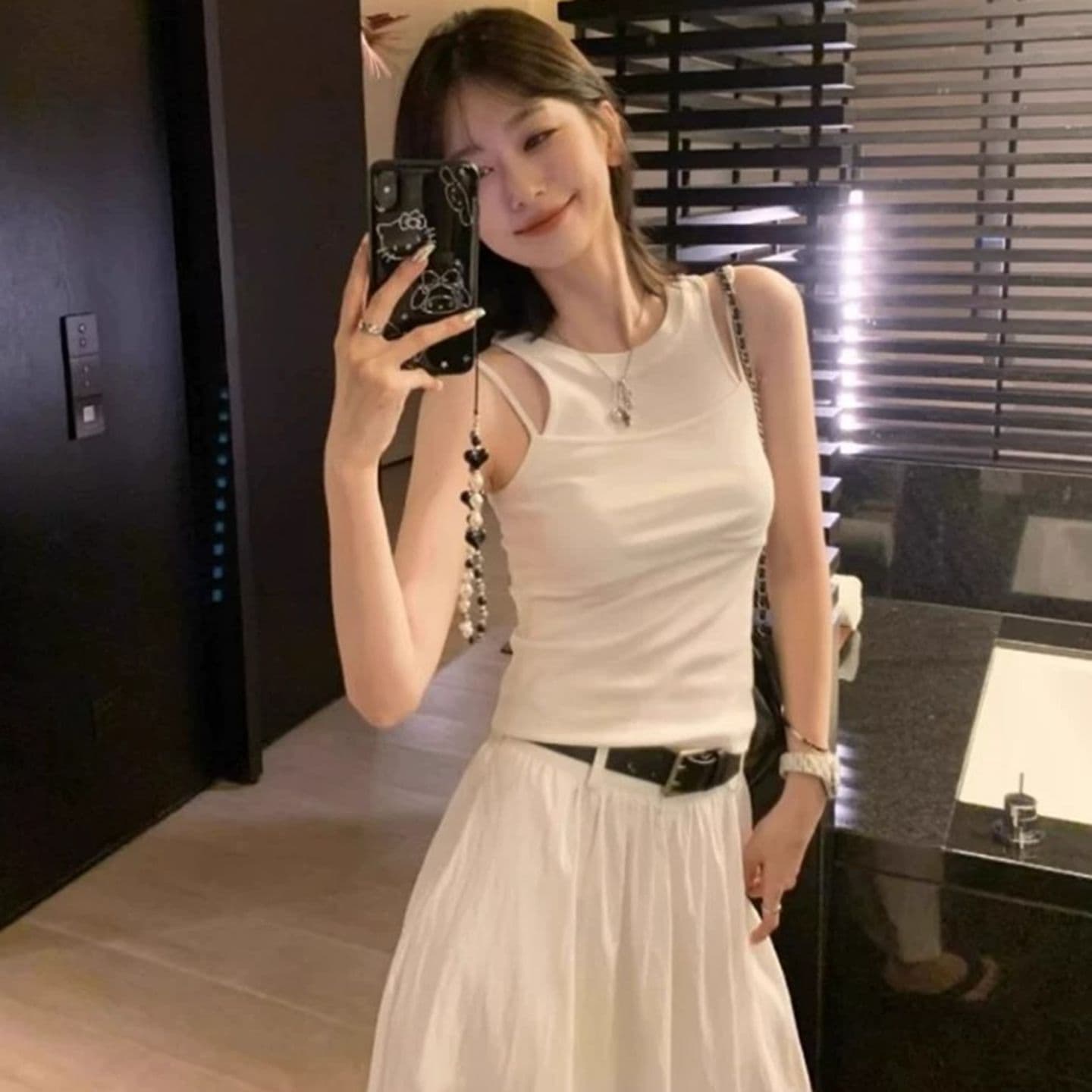 원본 품질 작은 심장 기계 페이크 레이어드 민소매 인사이드 가져 가라. 화이트 조끼 여성 의류 여름 상세 이미지 7