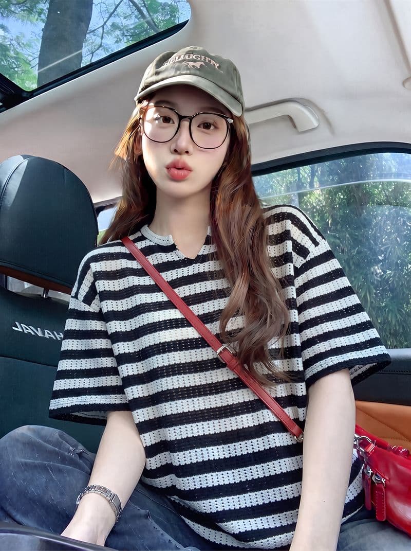 반팔 티셔츠 남자 여성 의류 여름 새로운 트렌디 한 부서 디자인 센스 홀로우 아웃 스트라이프 루즈핏 V넥 맨위 상세 이미지 6