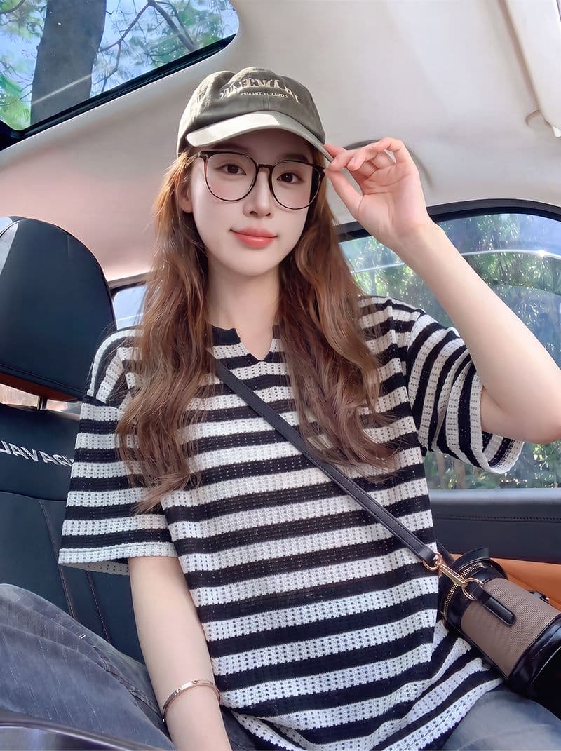 반팔 티셔츠 남자 여성 의류 여름 새로운 트렌디 한 부서 디자인 센스 홀로우 아웃 스트라이프 루즈핏 V넥 맨위 상세 이미지 9