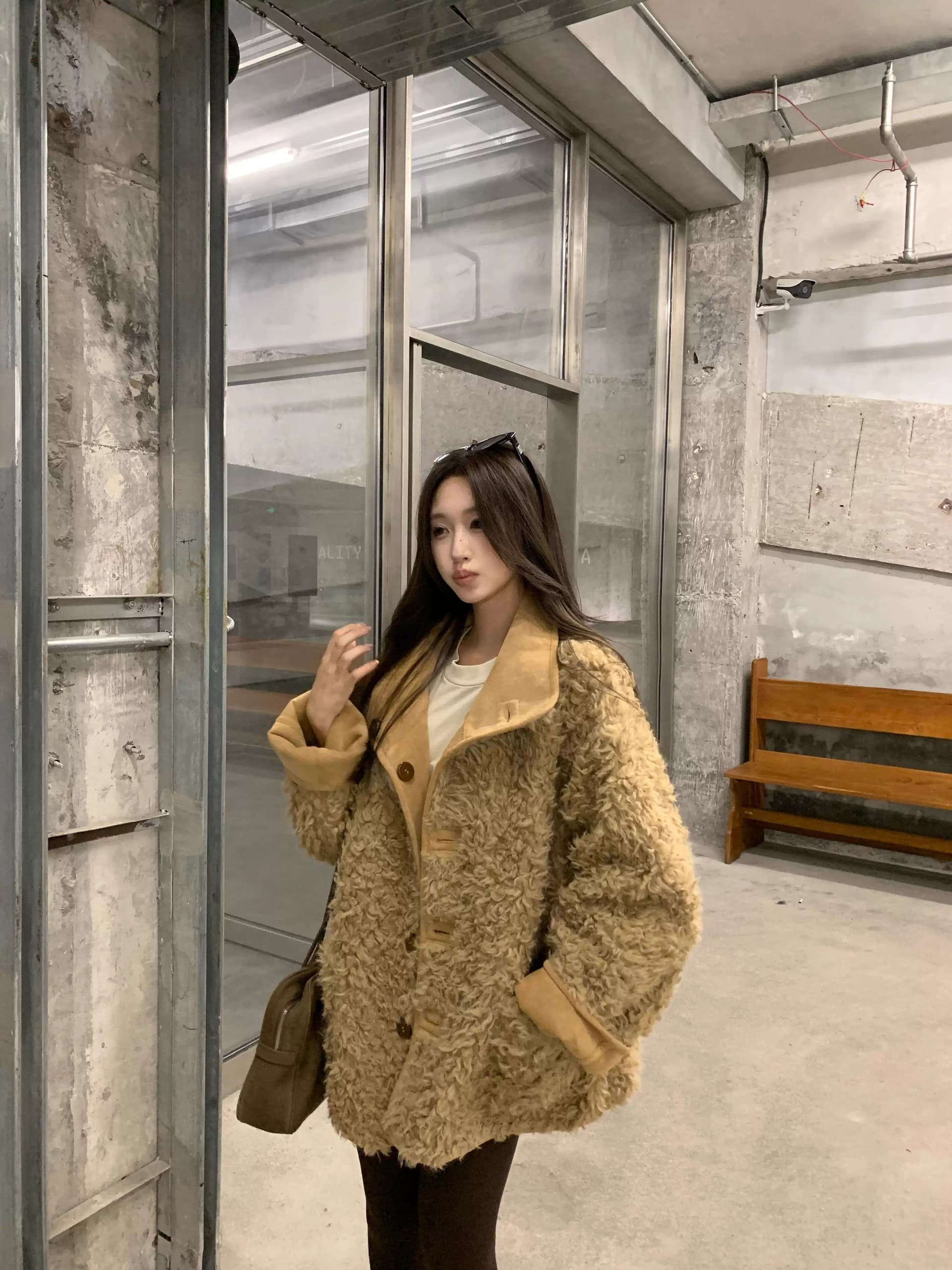 원본 품질 둘 착용 피모 하나 양털 오토바이 서비스 가을 겨울 루즈핏 두꺼운 스웨이드 모피 여성 코트 상세 이미지 15