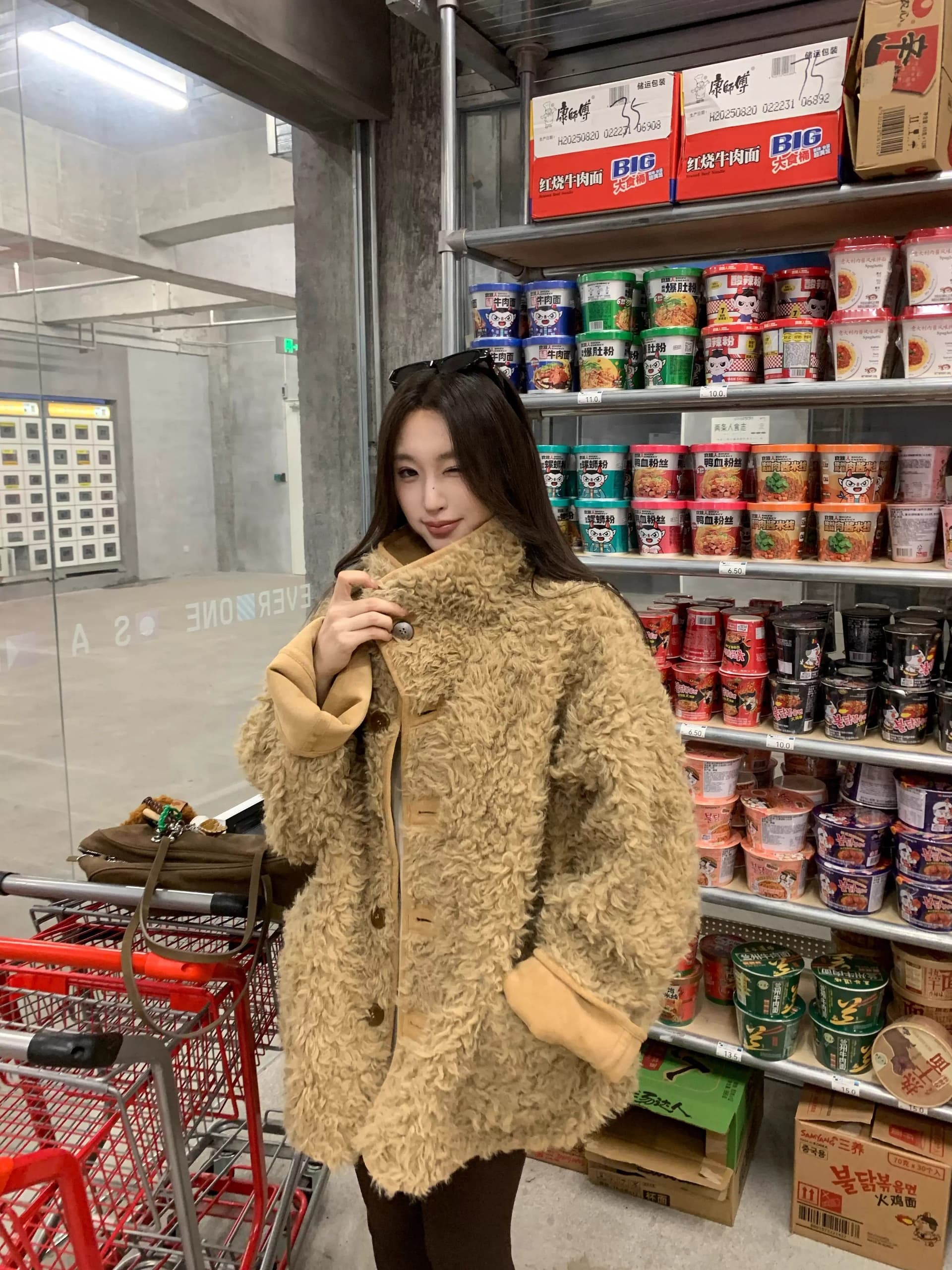 원본 품질 둘 착용 피모 하나 양털 오토바이 서비스 가을 겨울 루즈핏 두꺼운 스웨이드 모피 여성 코트 상세 이미지 16