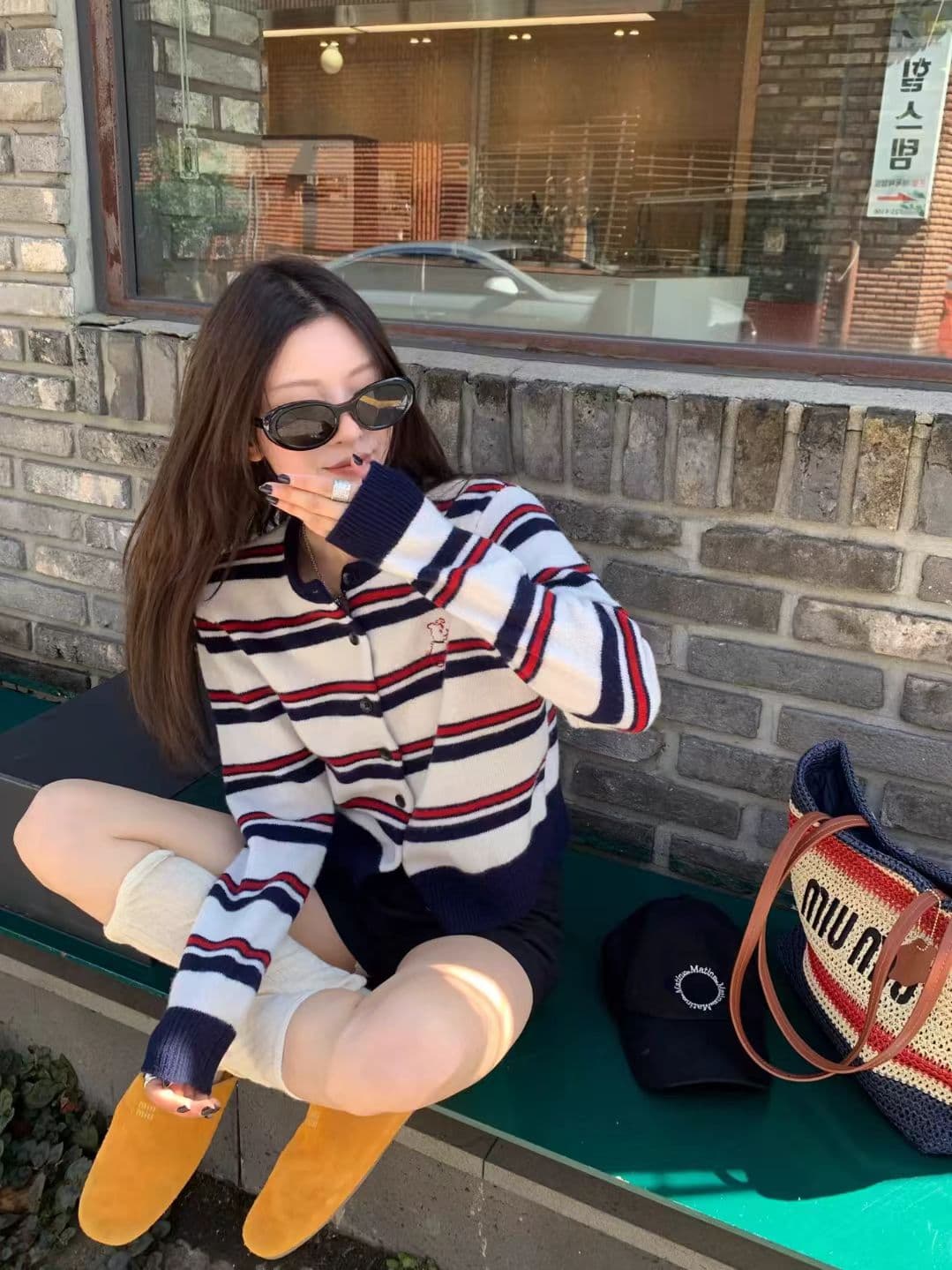 치아 세트 대 왕 귀여운 수리 개 봄 기본 셔츠 긴팔 스트라이프 니트 스웨터 라운드 넥 miu 부서 오픈 가디건 여성 상세 이미지 3